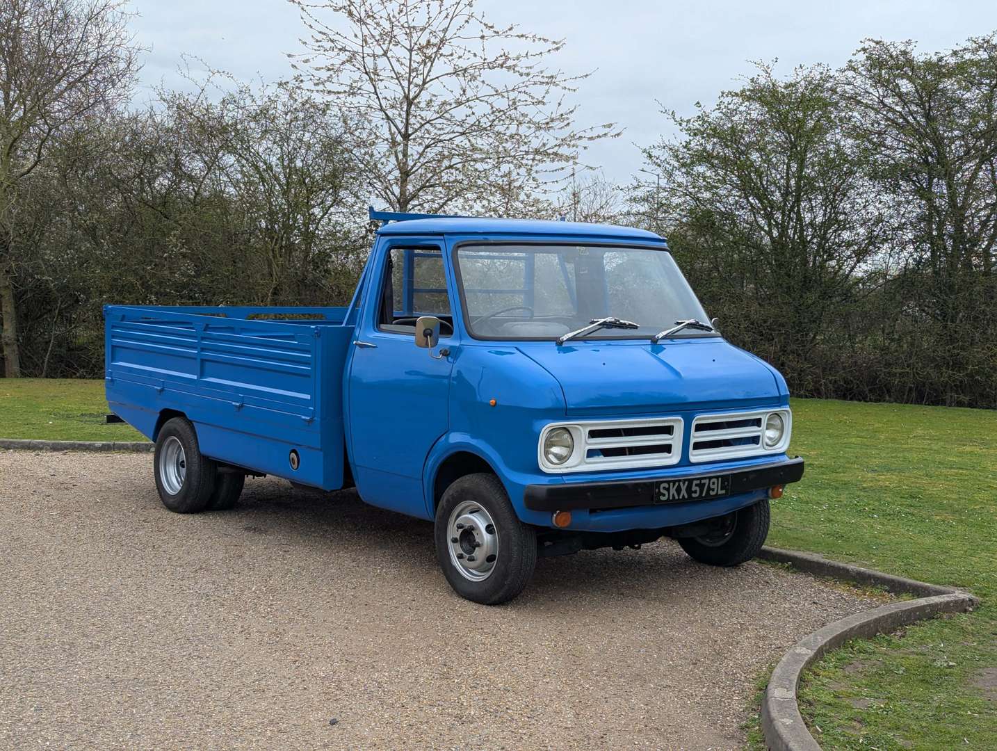 <p>1973 BEDFORD PICK-UP</p>