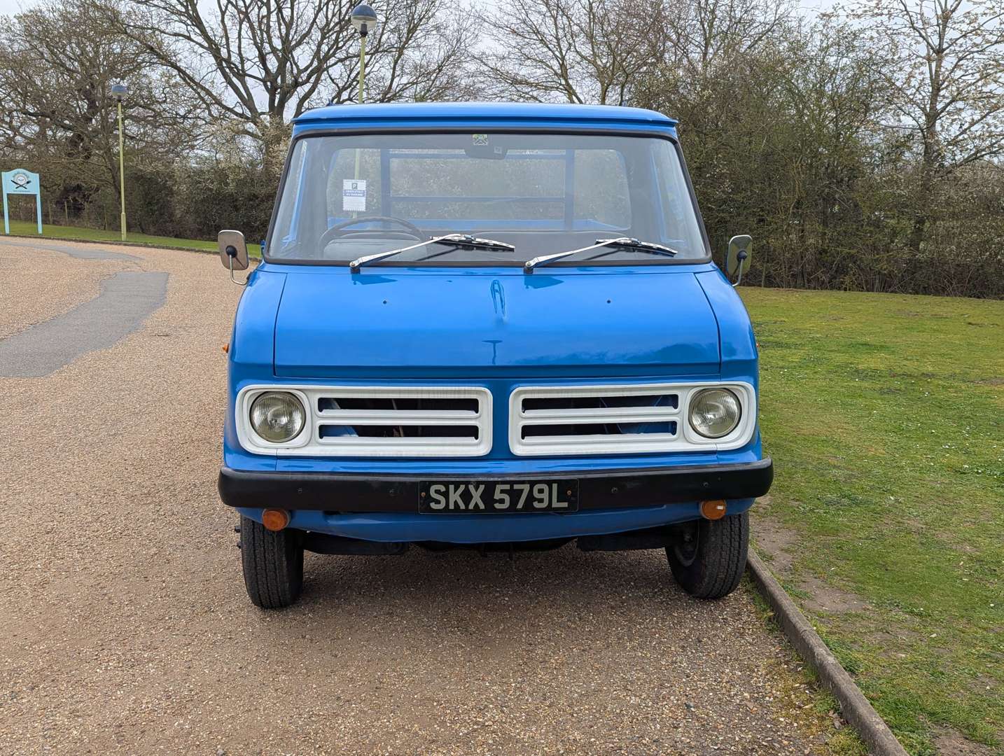 <p>1973 BEDFORD PICK-UP</p>