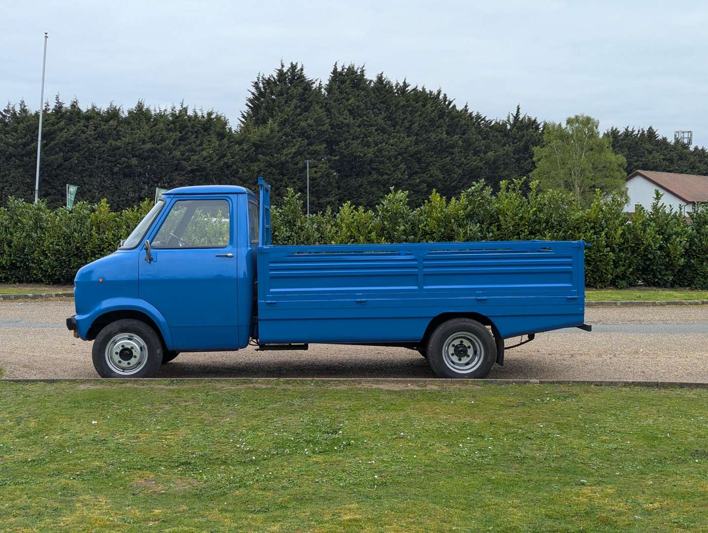 <p>1973 BEDFORD PICK-UP</p>