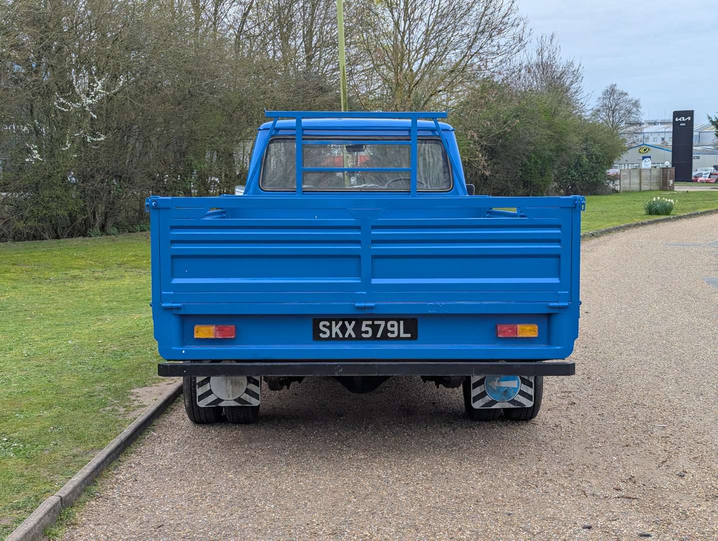 <p>1973 BEDFORD PICK-UP</p>