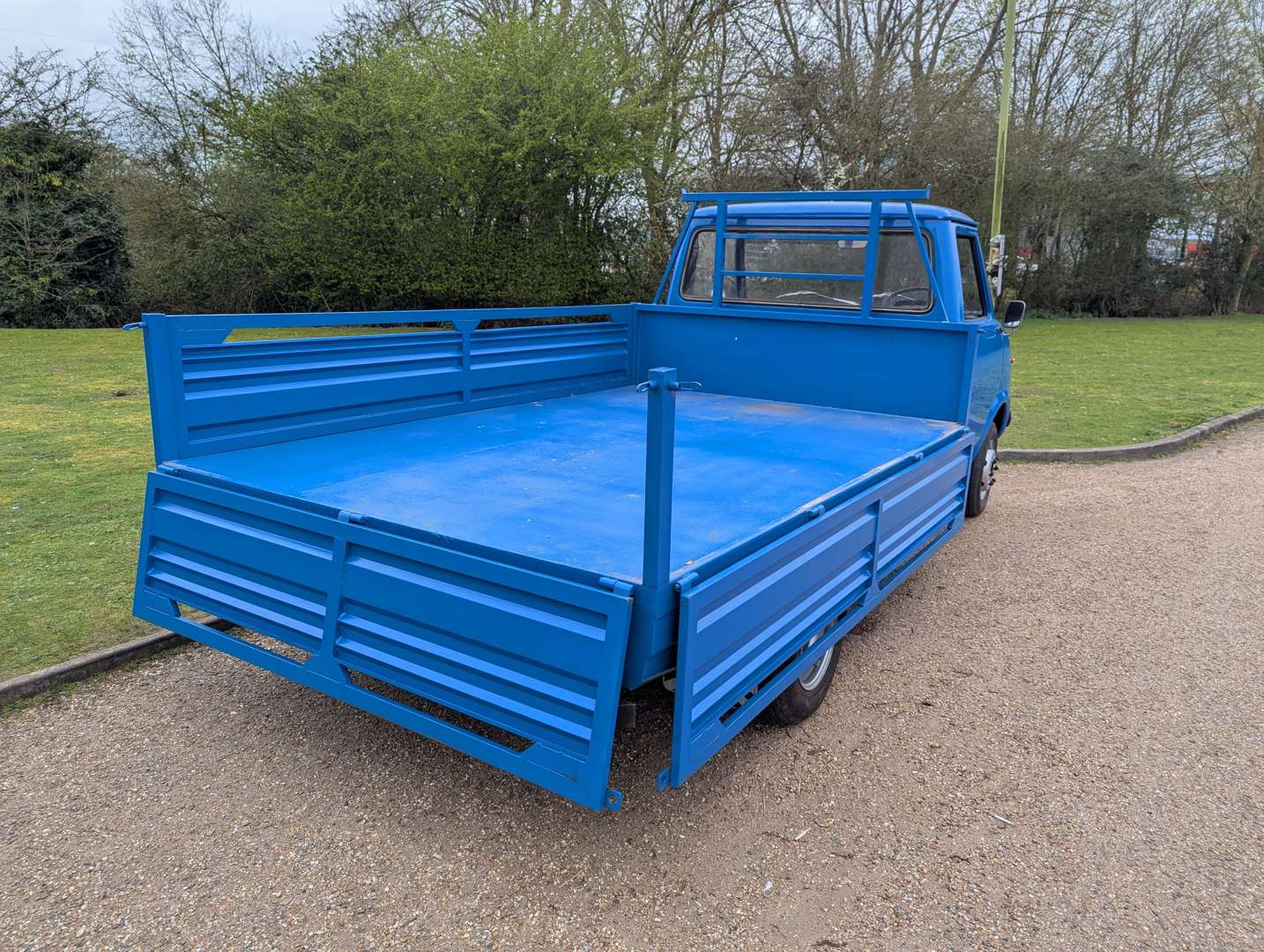 <p>1973 BEDFORD PICK-UP</p>