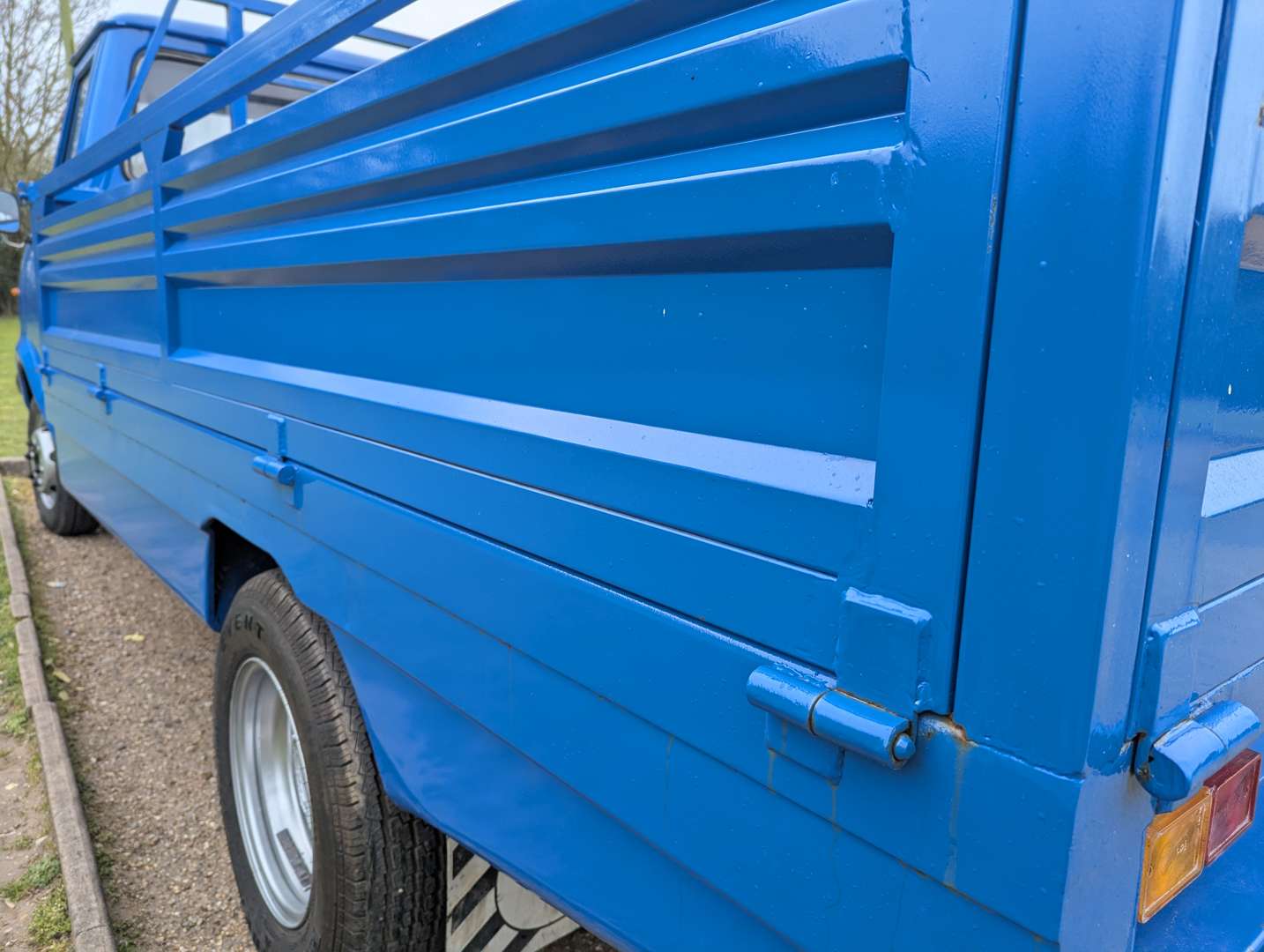 <p>1973 BEDFORD PICK-UP</p>