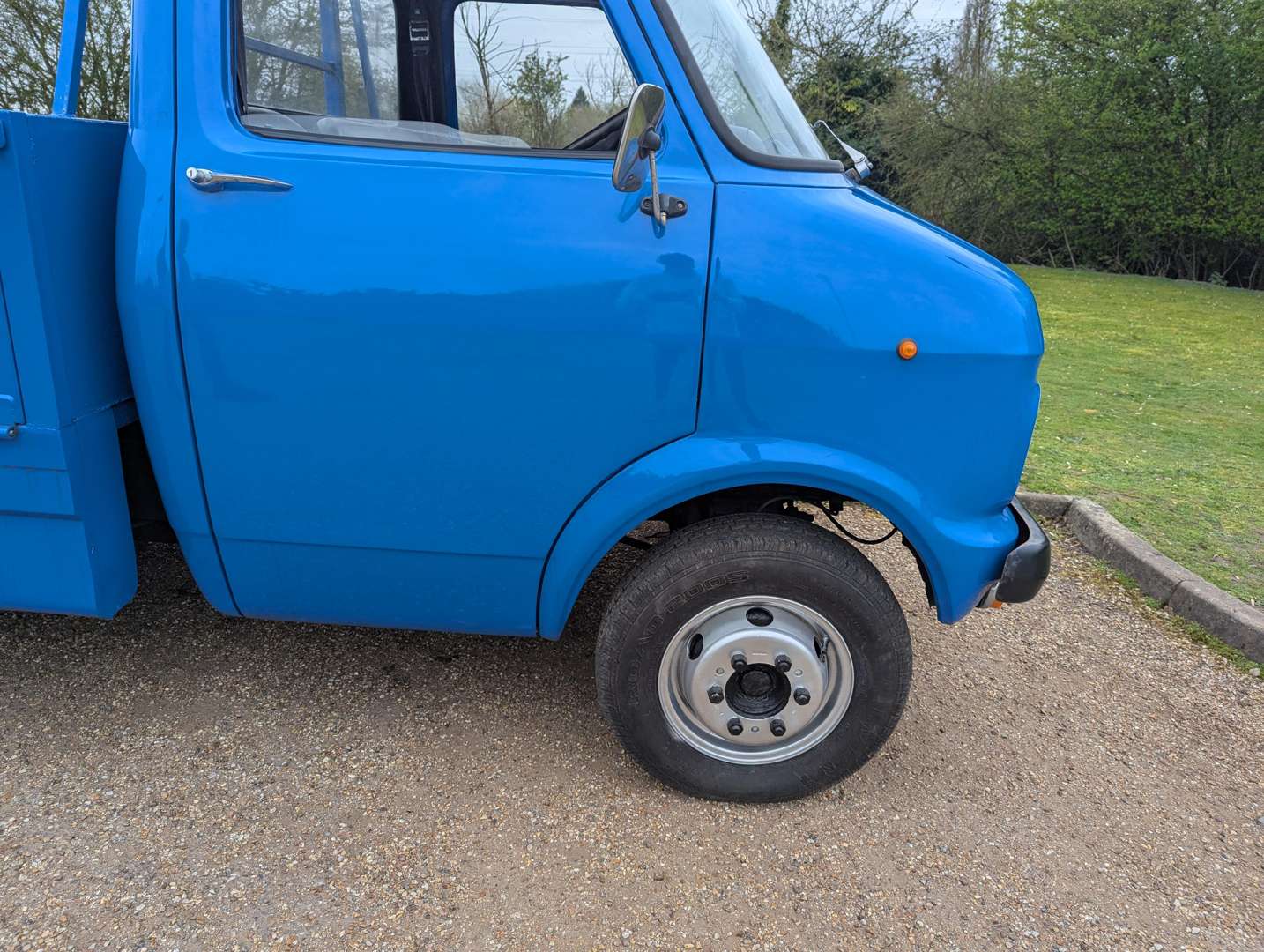 <p>1973 BEDFORD PICK-UP</p>