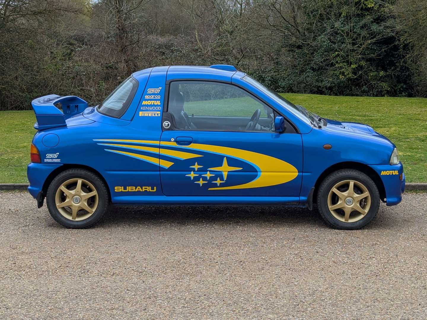 <p>1993 SUBARU VIVIO</p>