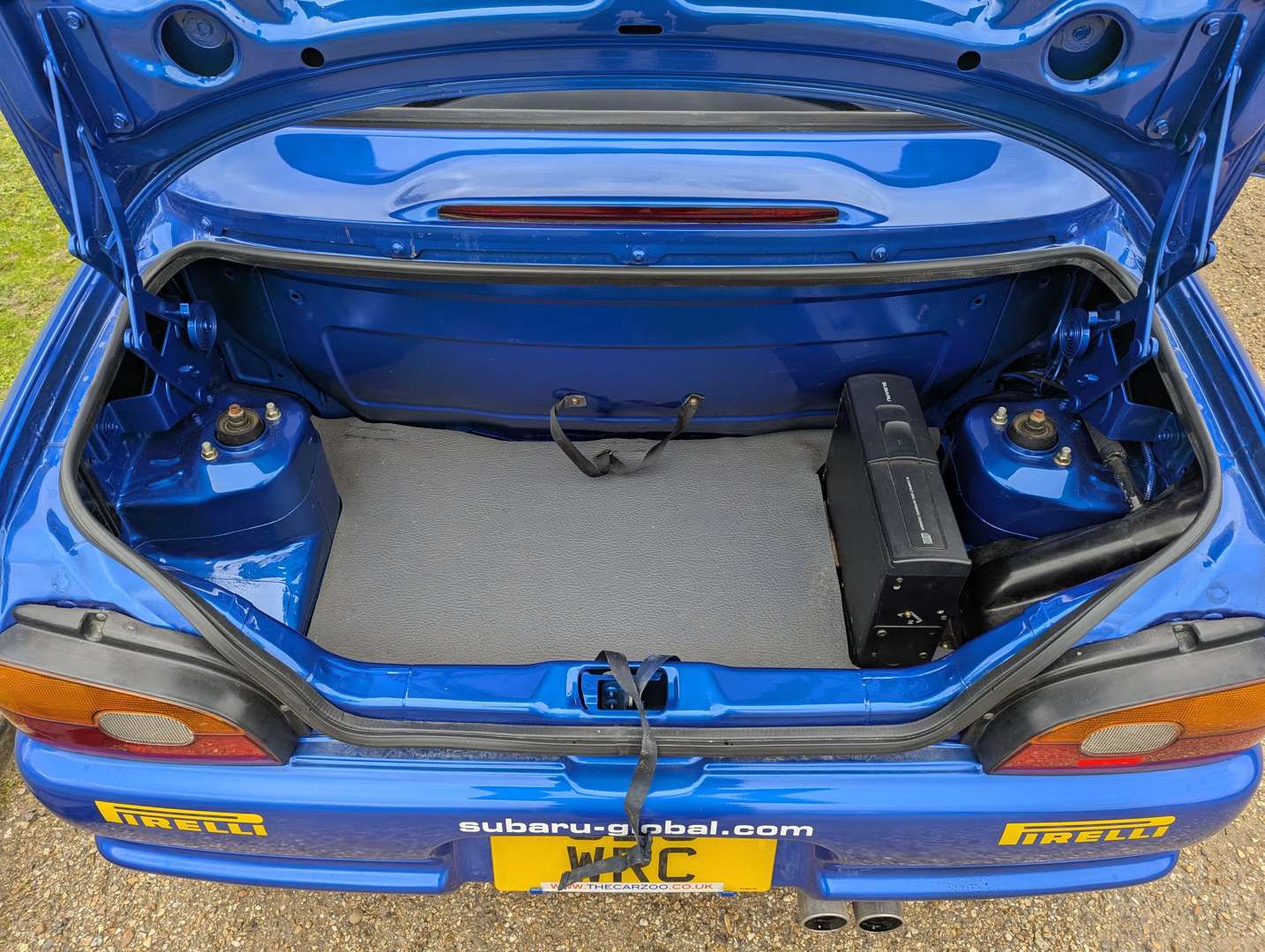 <p>1993 SUBARU VIVIO</p>