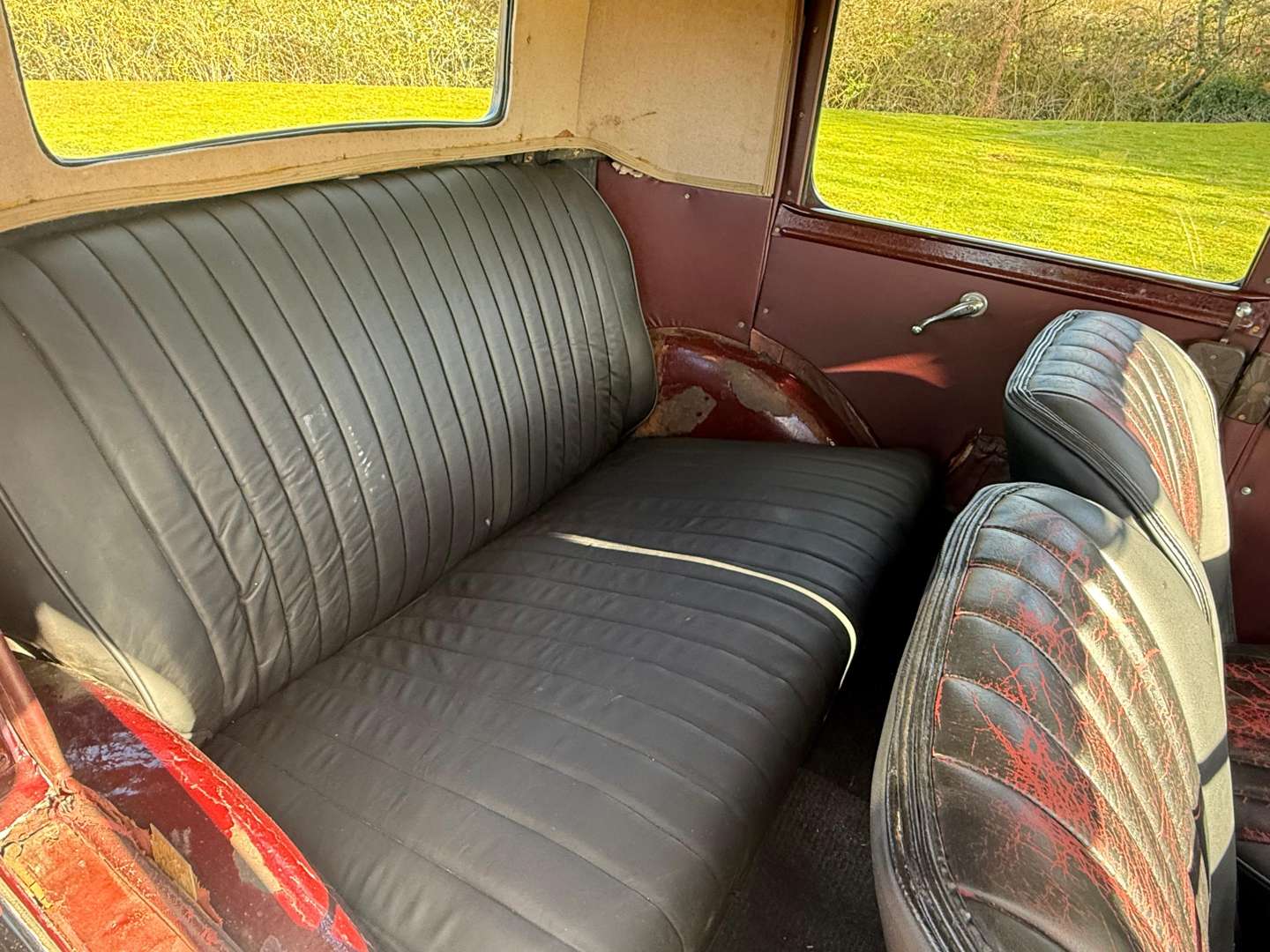 <p>1933 AUSTIN 10/4</p>