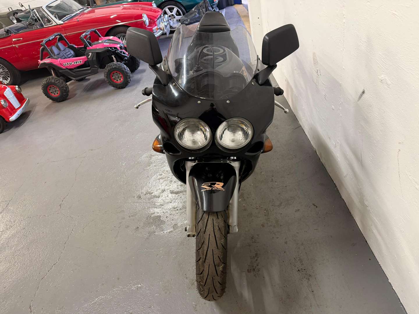 <p>1989 SUZUKI GSXR 400</p>