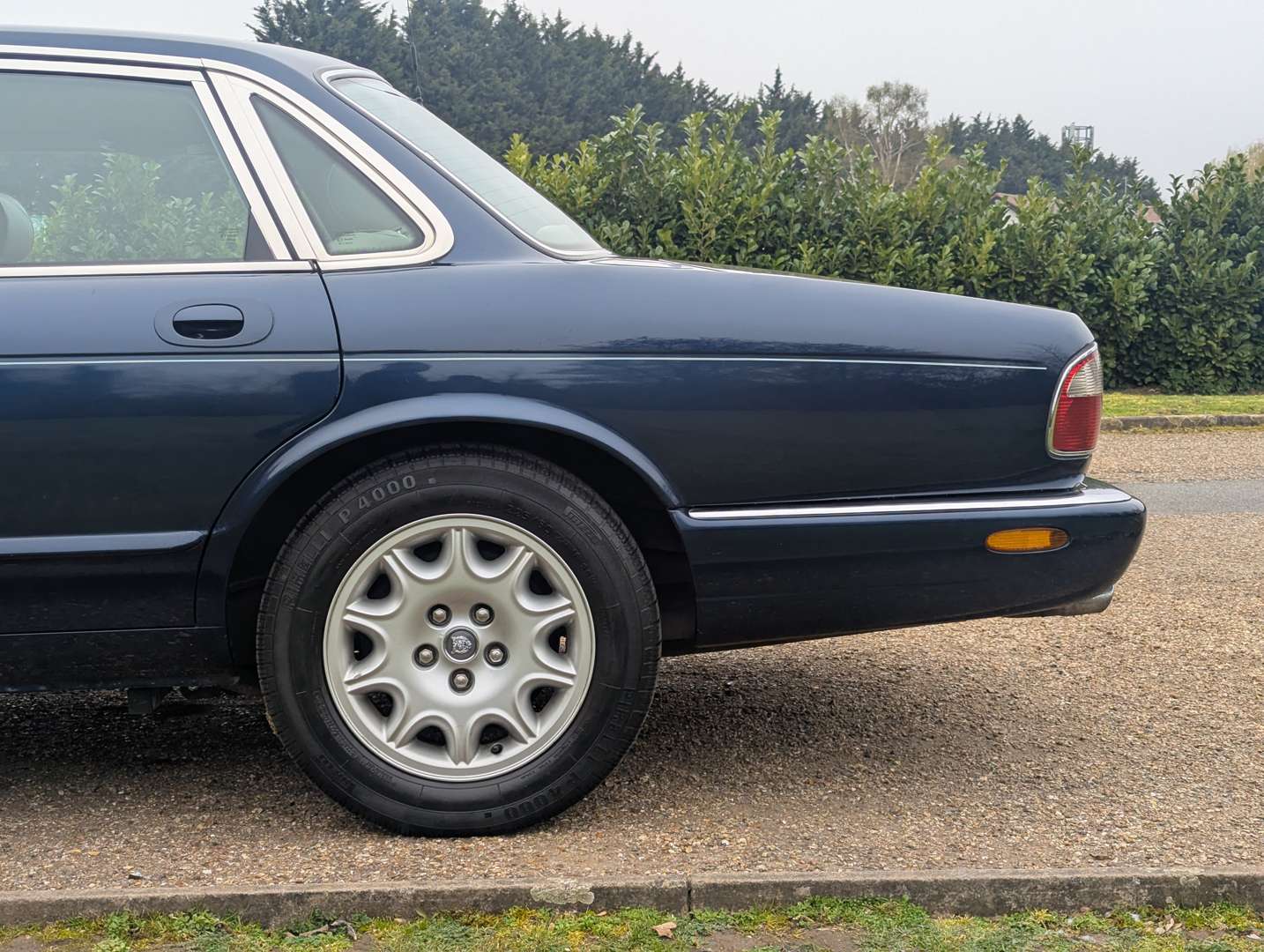 <p>1998 JAGUAR SOVEREIGN 4.0 V8 AUTO</p>