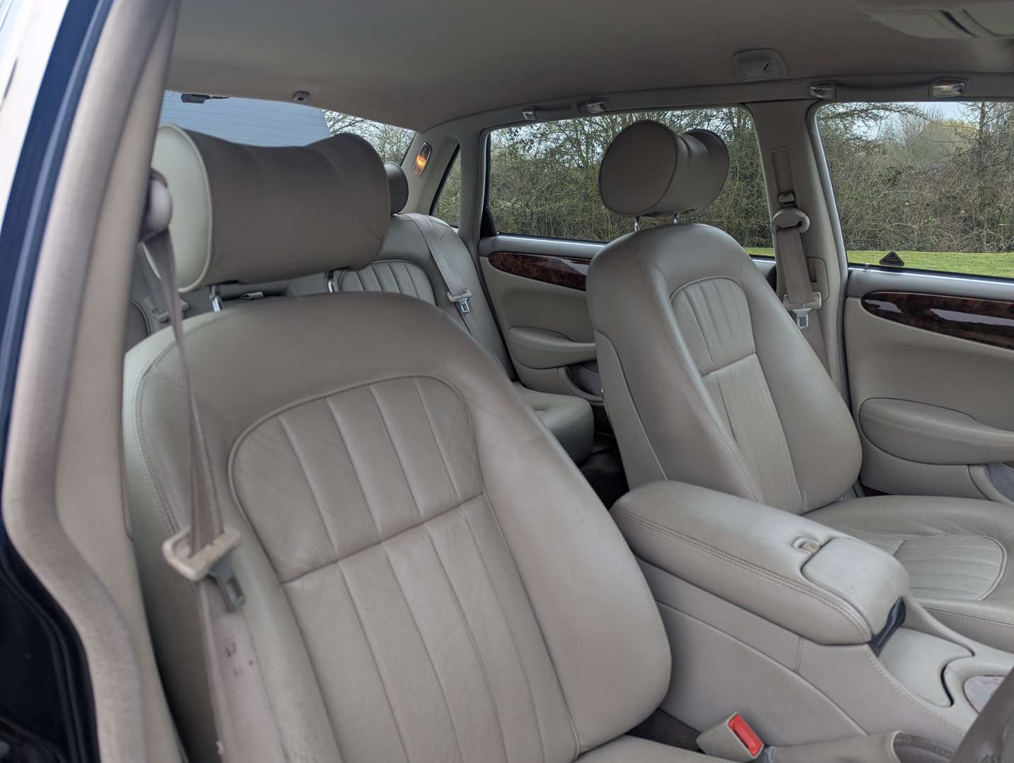 <p>1998 JAGUAR SOVEREIGN 4.0 V8 AUTO</p>