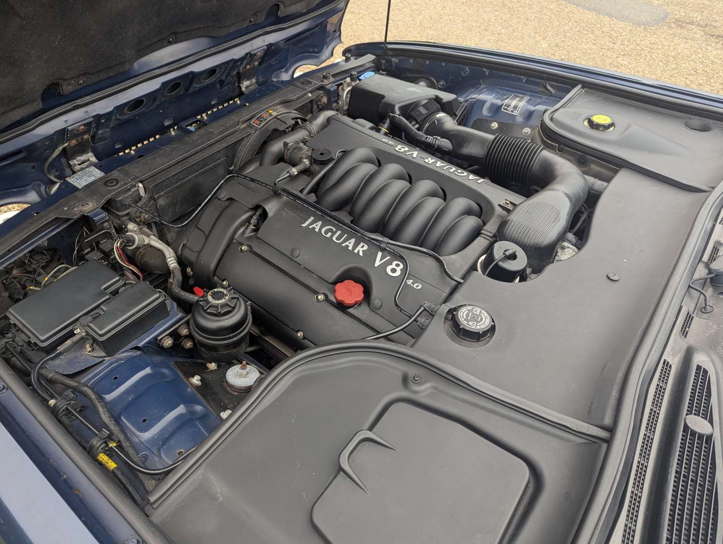 <p>1998 JAGUAR SOVEREIGN 4.0 V8 AUTO</p>