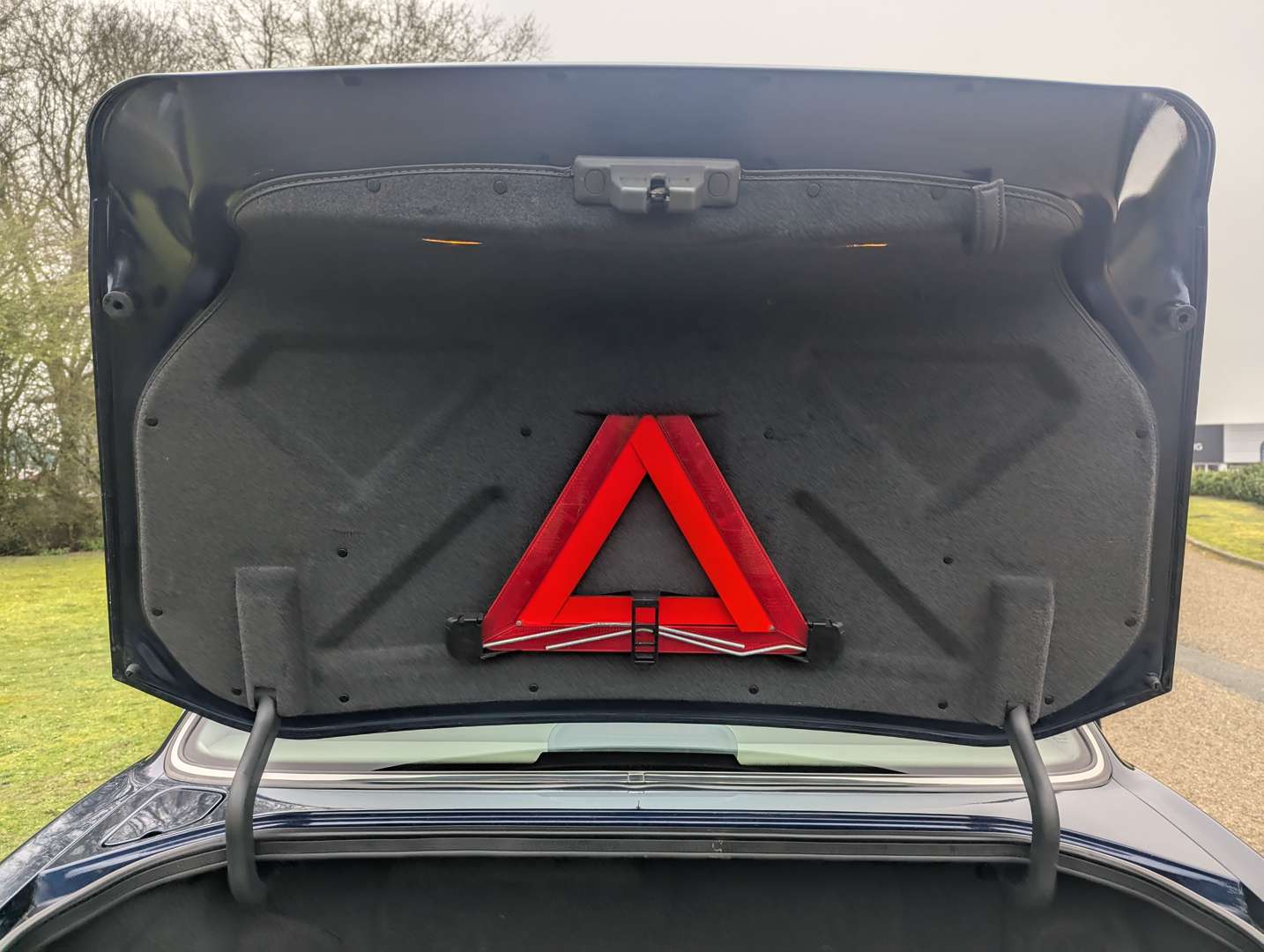 <p>1998 JAGUAR SOVEREIGN 4.0 V8 AUTO</p>