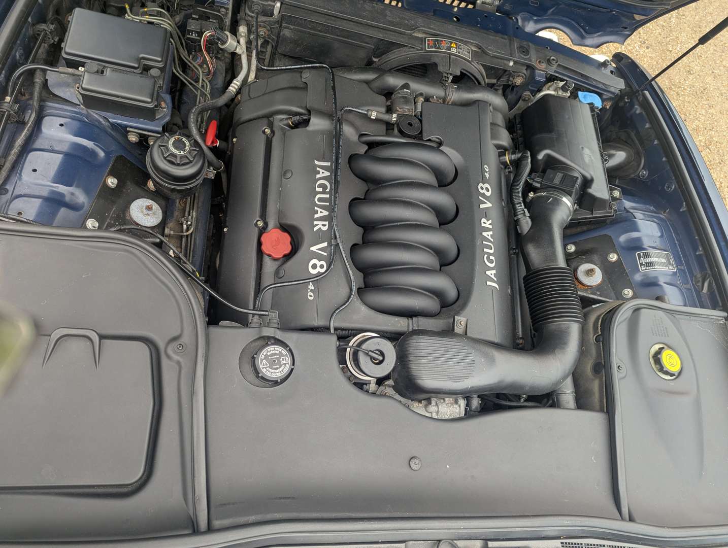 <p>1998 JAGUAR SOVEREIGN 4.0 V8 AUTO</p>