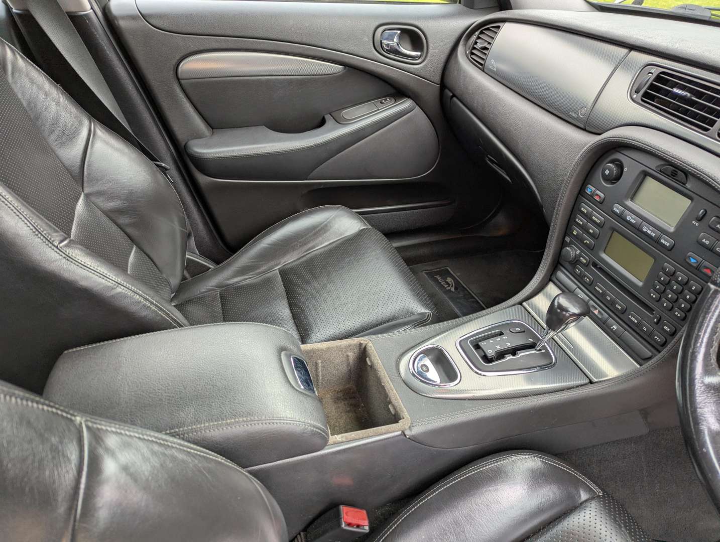 <p>2006 JAGUAR S-TYPE XS 3.0 AUTO</p>