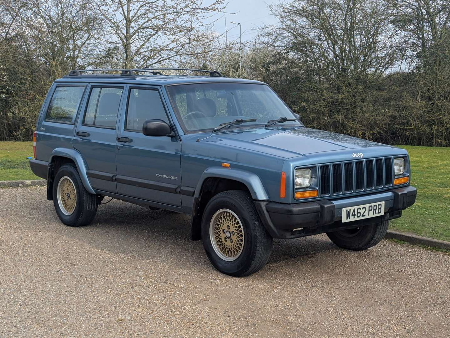 <p>2000 JEEP CHEROKEE 2.5&nbsp;</p>