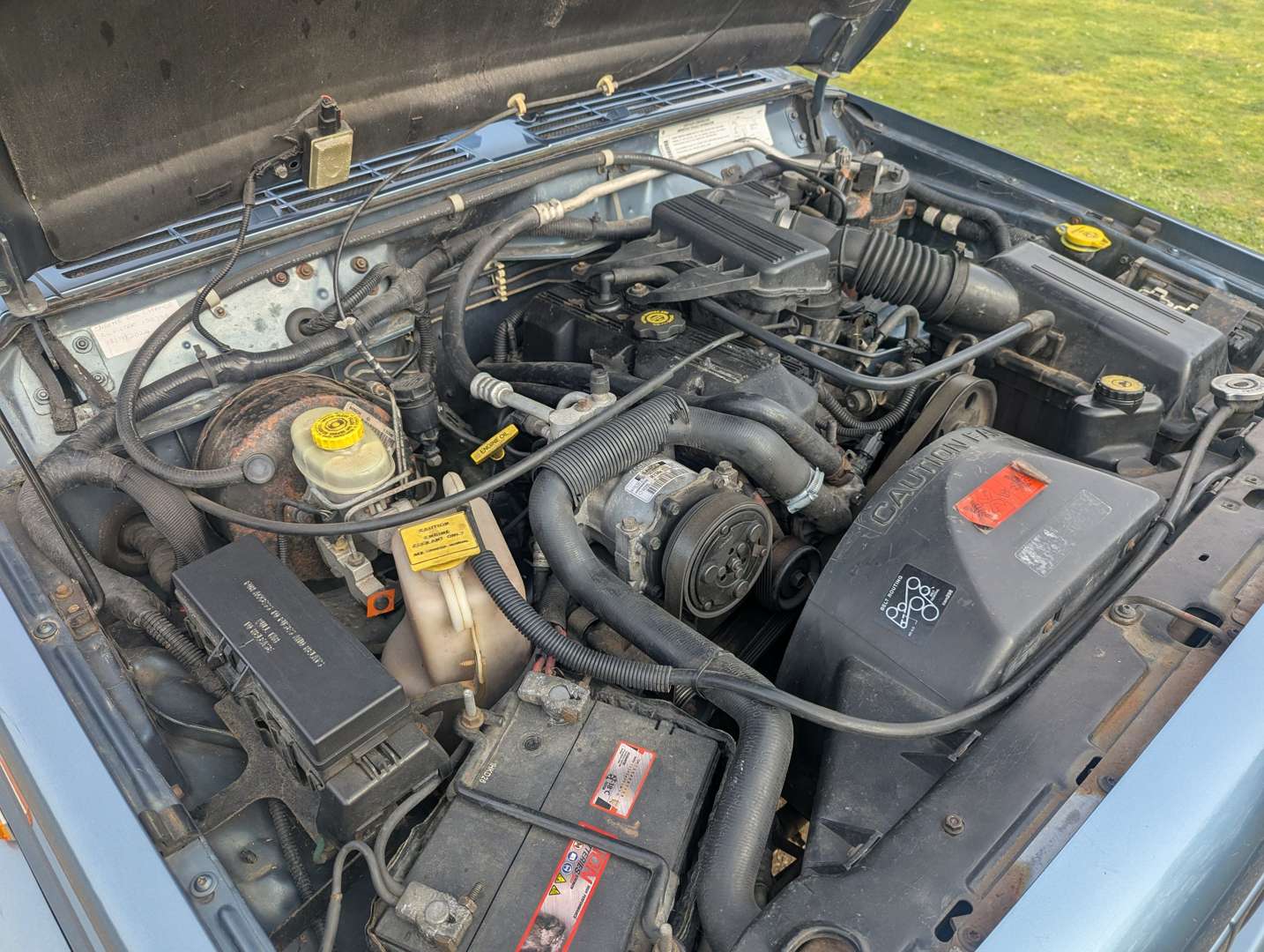 <p>2000 JEEP CHEROKEE 2.5&nbsp;</p>