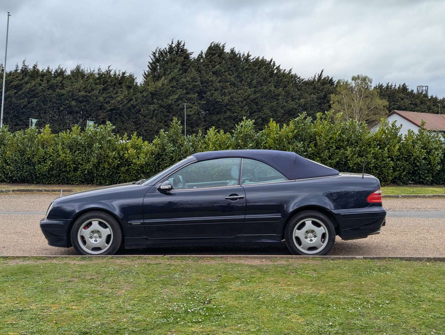 <p>2001 MERCEDES CLK 320 ELEGANCE C208 AUTO</p>