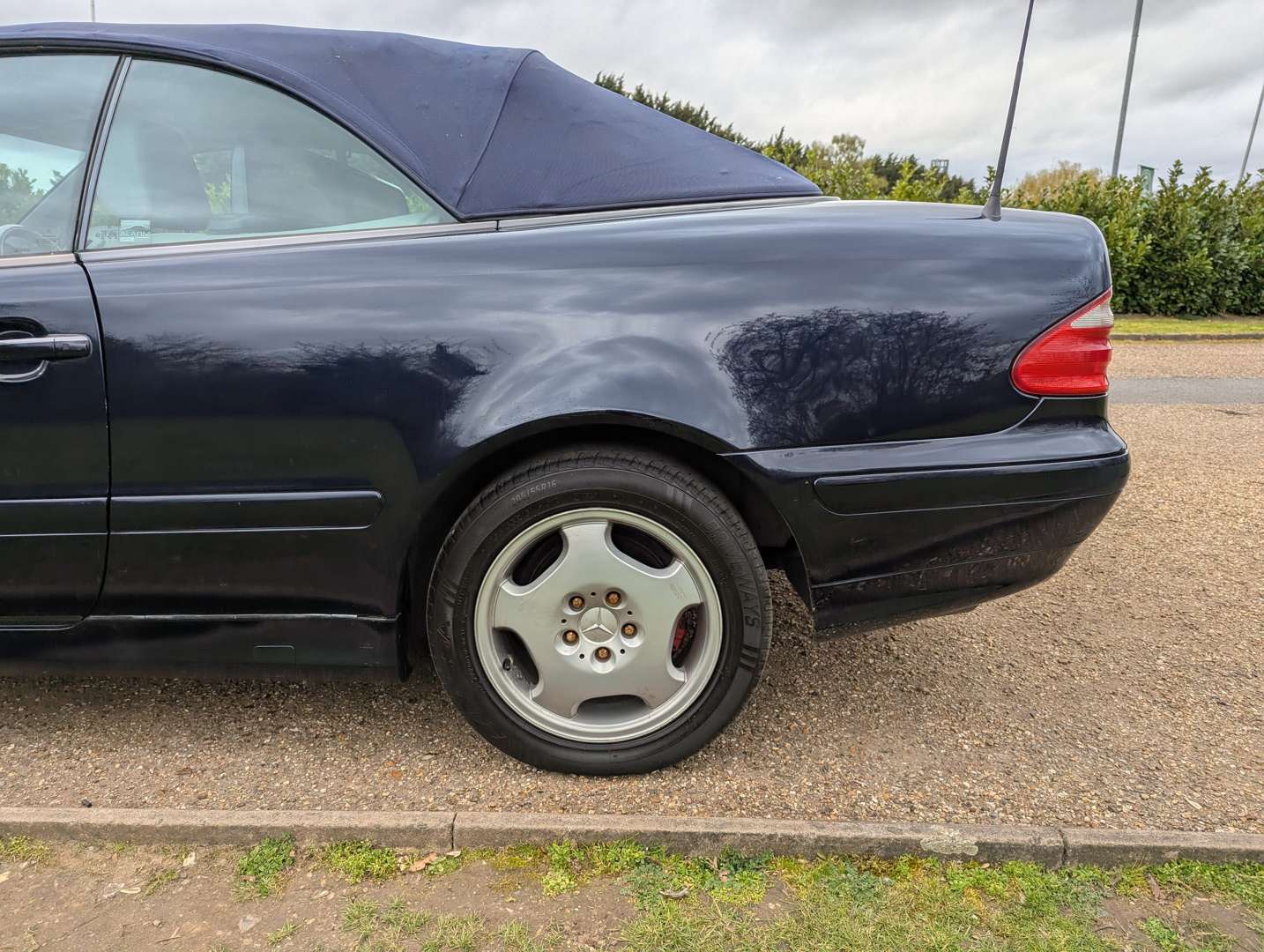 <p>2001 MERCEDES CLK 320 ELEGANCE C208 AUTO</p>