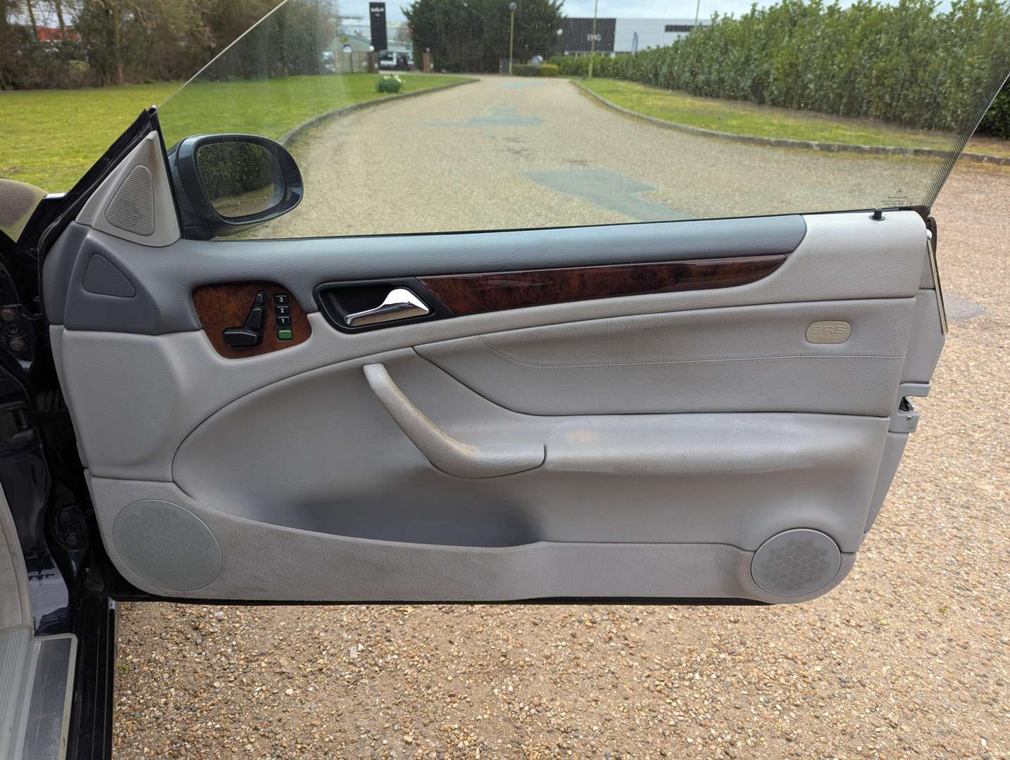 <p>2001 MERCEDES CLK 320 ELEGANCE C208 AUTO</p>