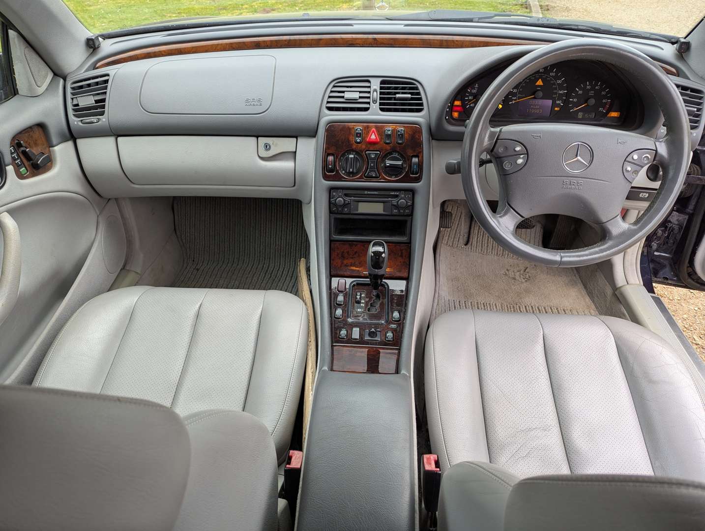 <p>2001 MERCEDES CLK 320 ELEGANCE C208 AUTO</p>