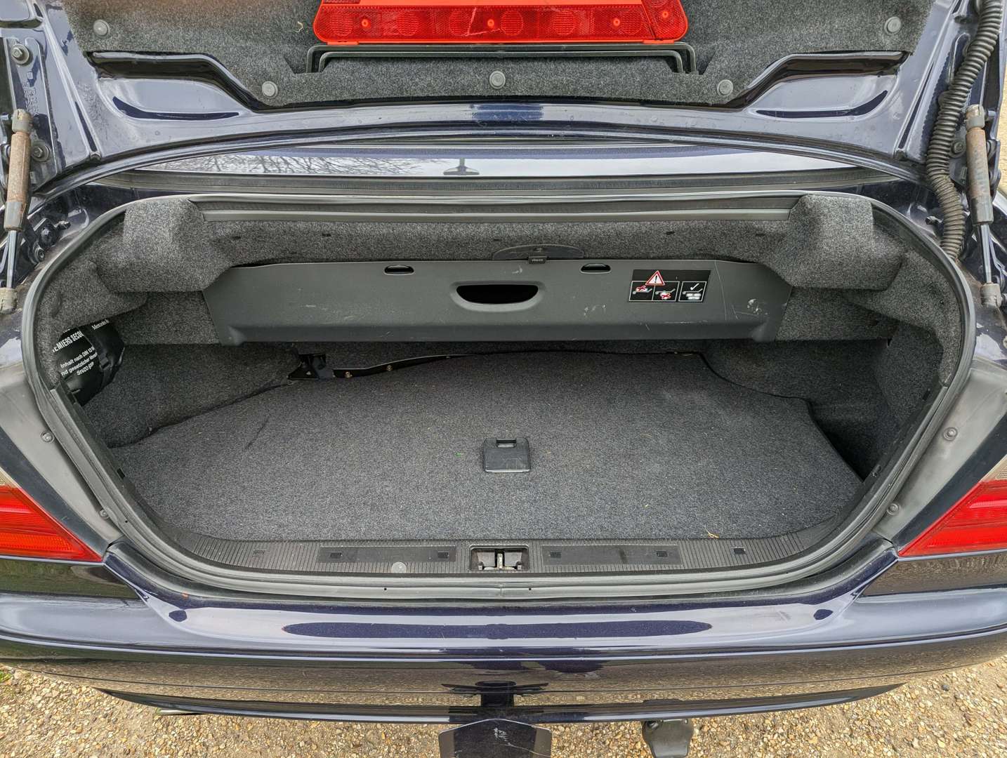 <p>2001 MERCEDES CLK 320 ELEGANCE C208 AUTO</p>