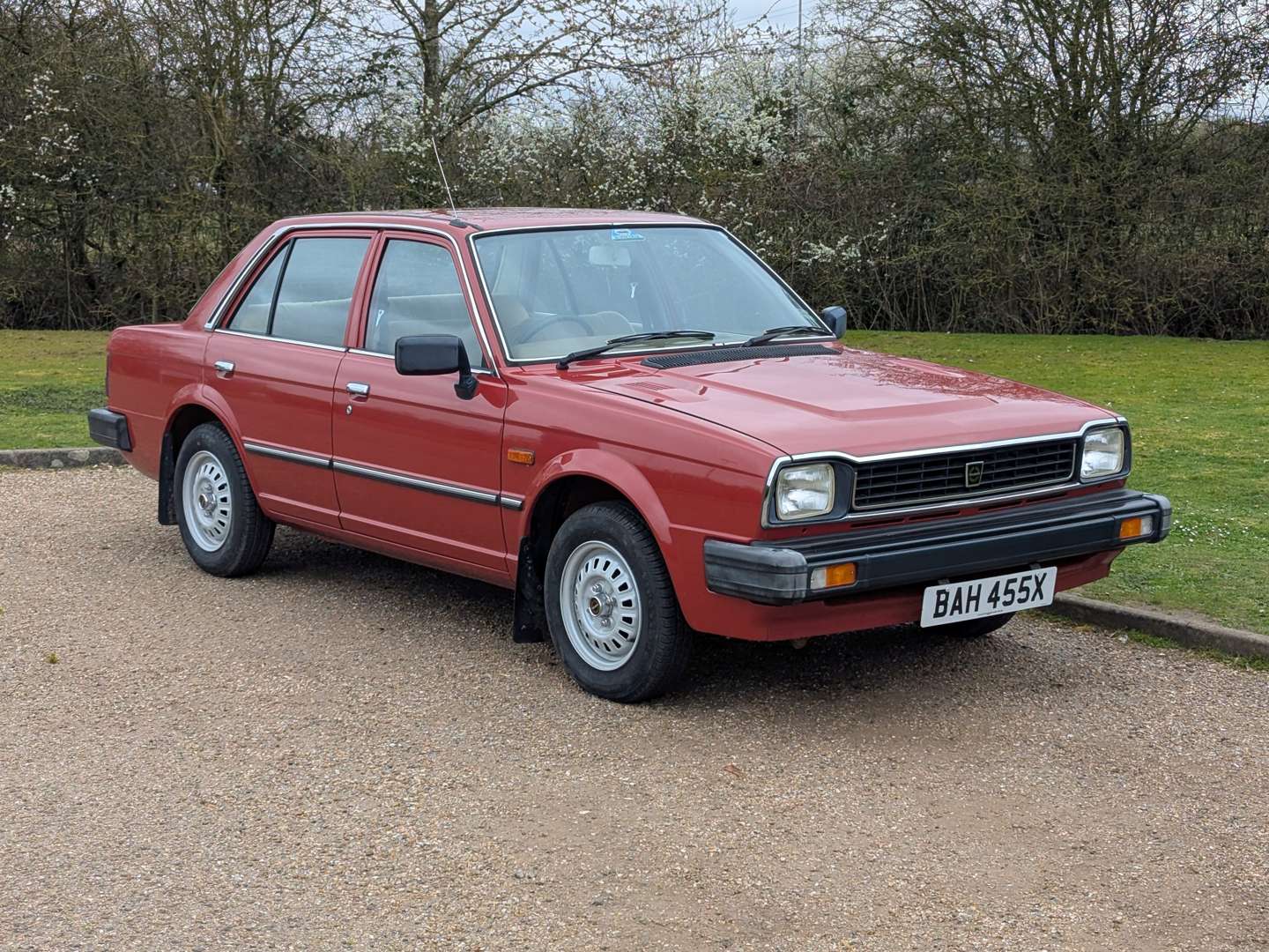 <p>1982 TRIUMPH ACCLAIM HLS TRIO AUTO</p>