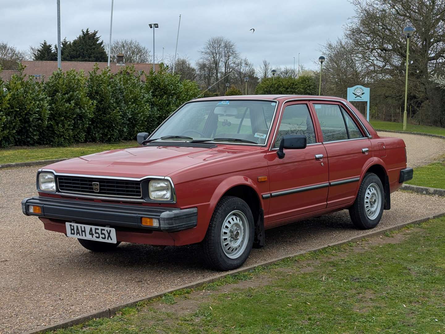 <p>1982 TRIUMPH ACCLAIM HLS TRIO AUTO</p>