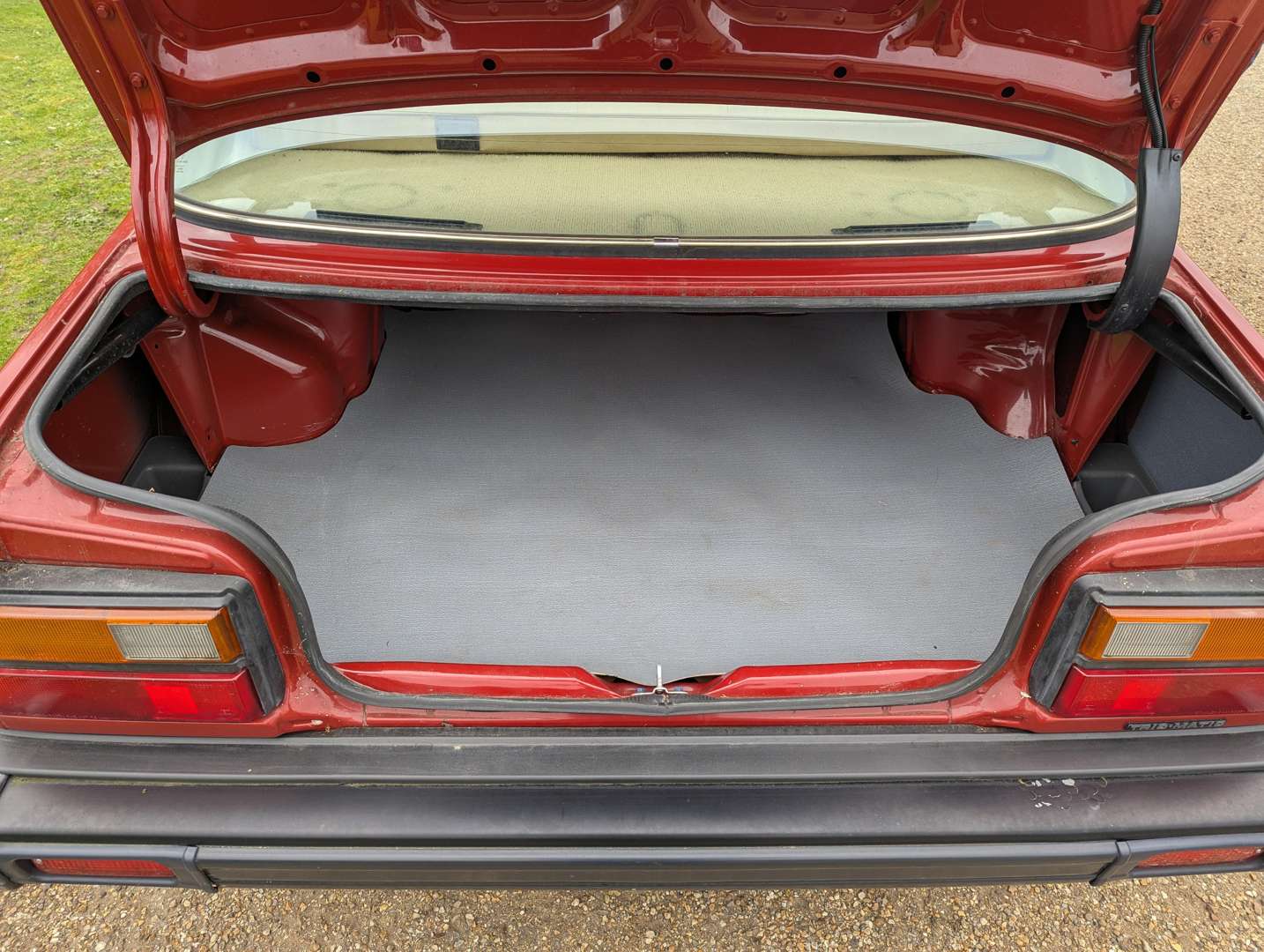 <p>1982 TRIUMPH ACCLAIM HLS TRIO AUTO</p>