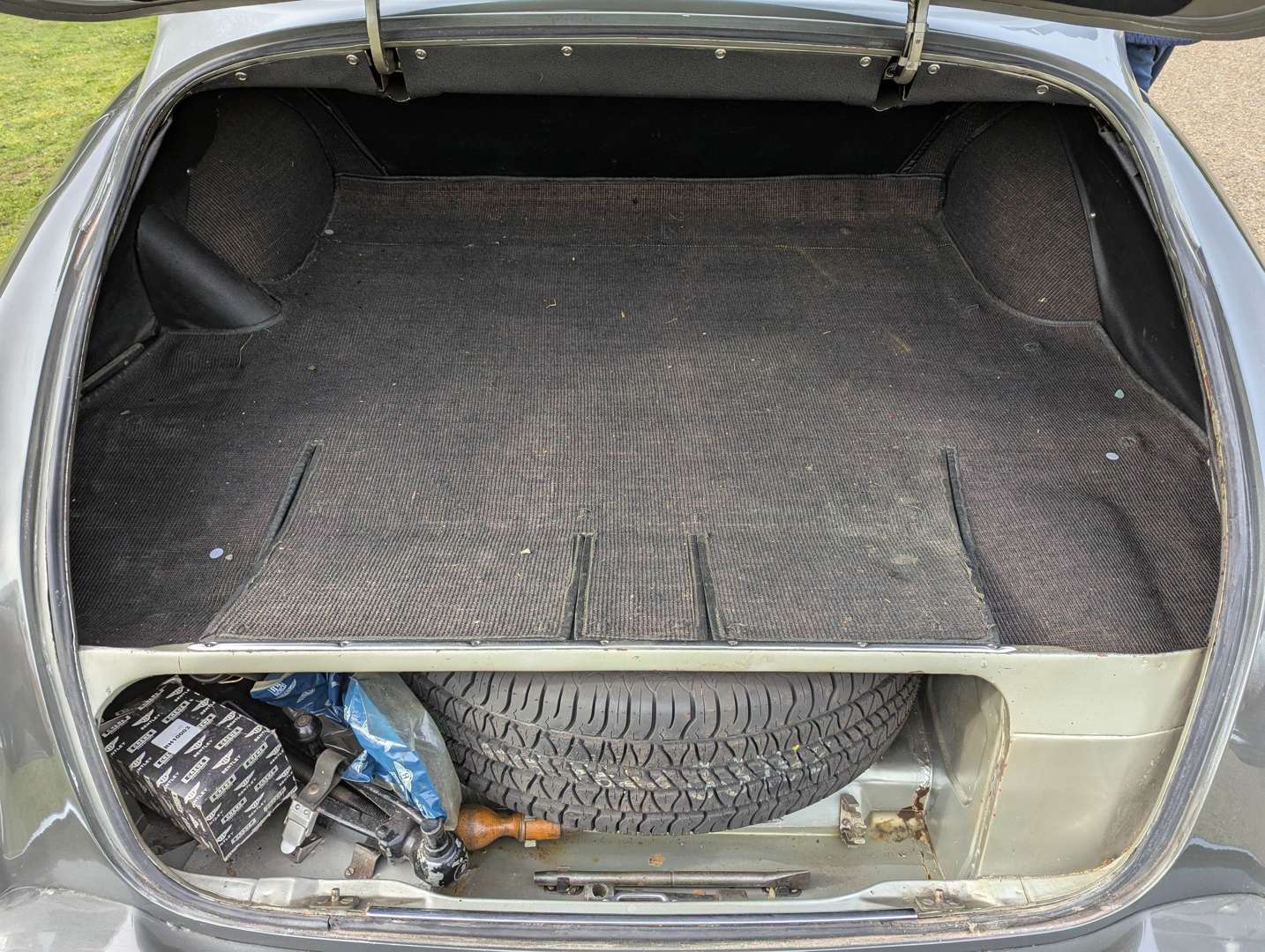 <p>1960 BENTLEY S2</p>