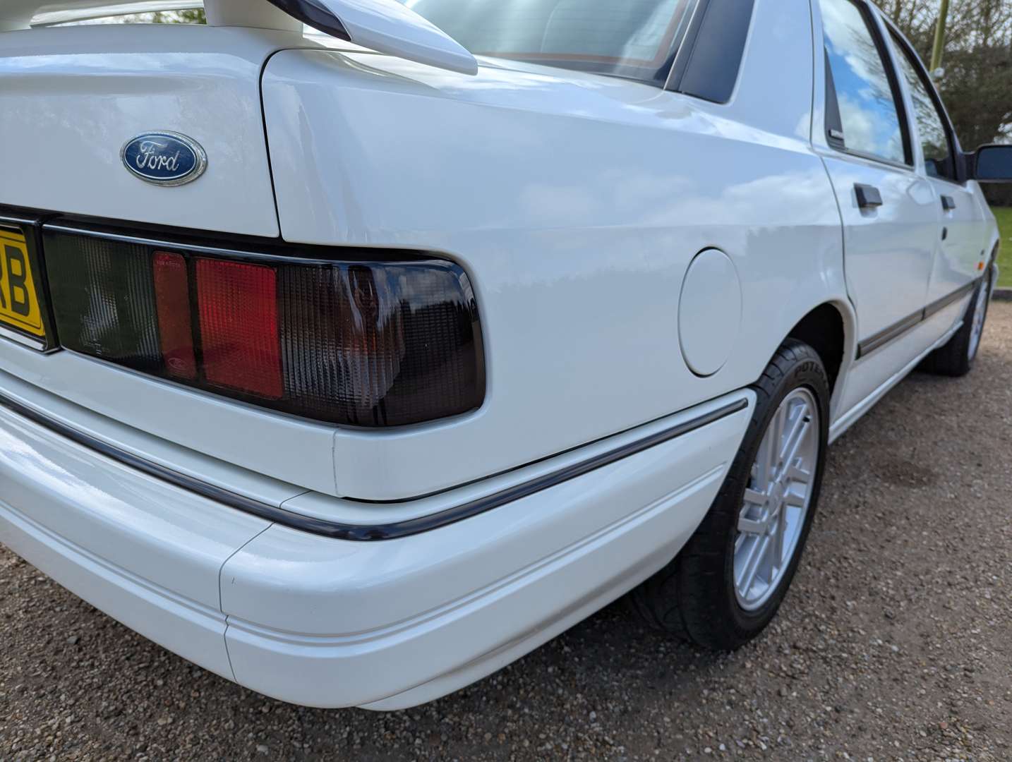 <p>1991 FORD SIERRA SAPPHIRE 4X4 RS COSWORTH</p>