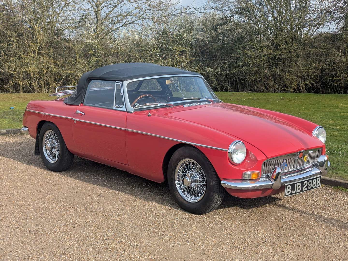 <p>1964 MG B ROADTSER</p>