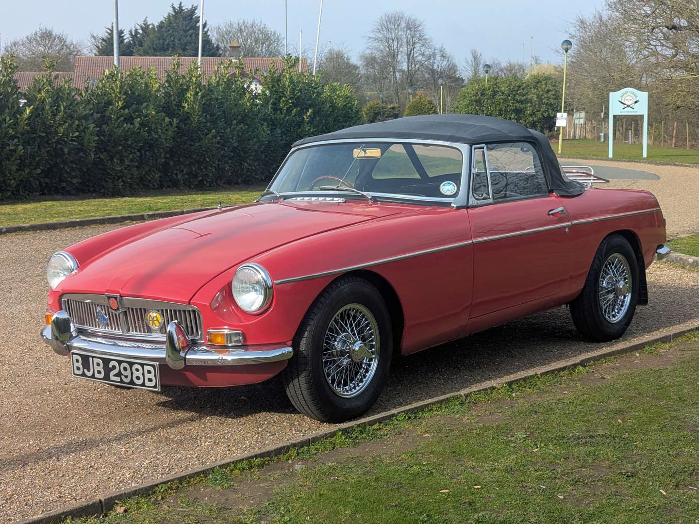 <p>1964 MG B ROADTSER</p>