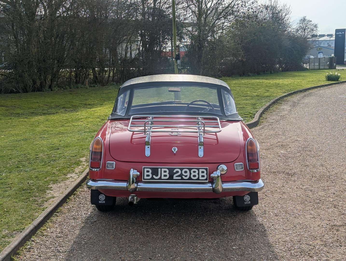 <p>1964 MG B ROADTSER</p>