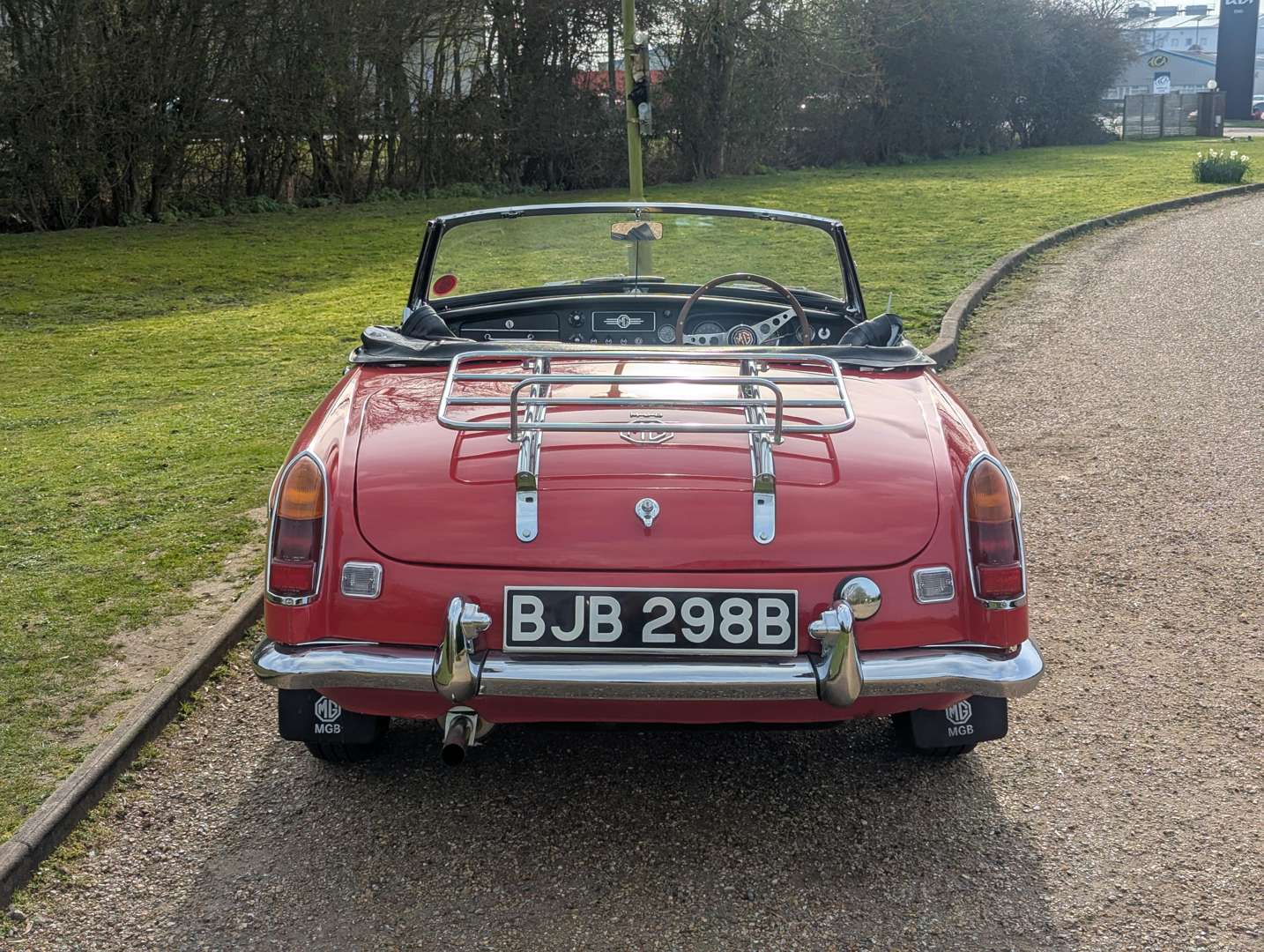 <p>1964 MG B ROADTSER</p>