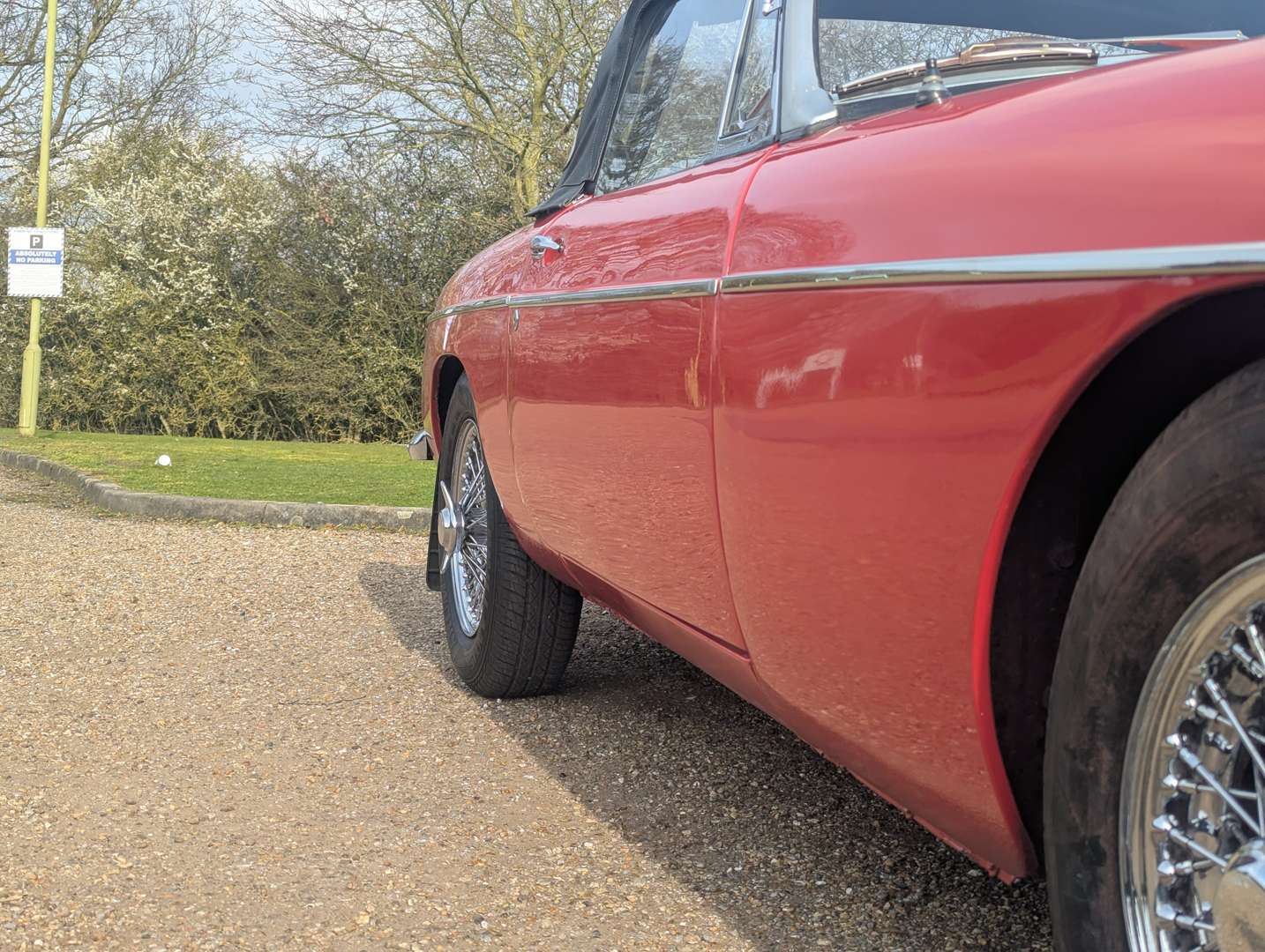 <p>1964 MG B ROADTSER</p>