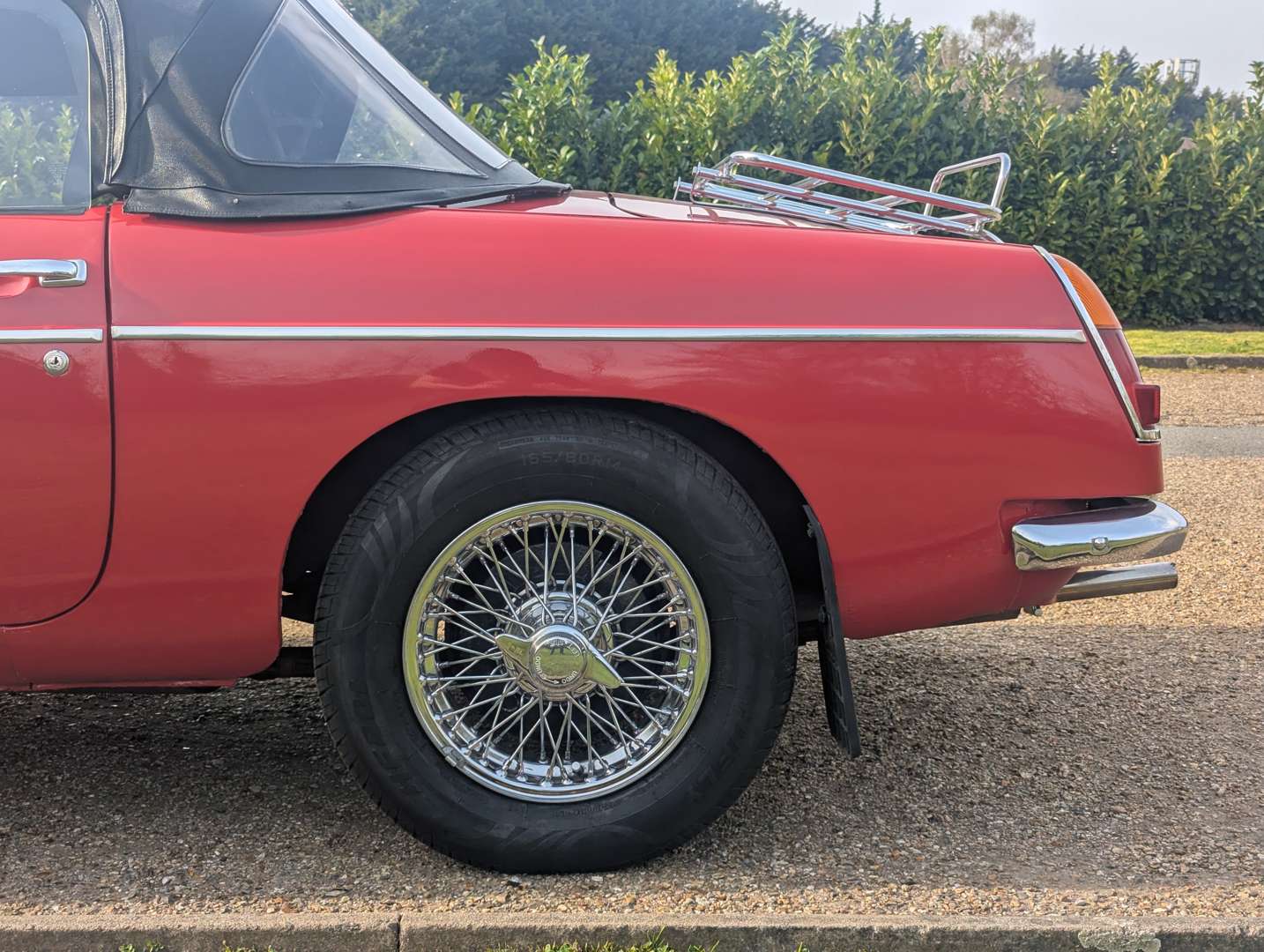 <p>1964 MG B ROADTSER</p>