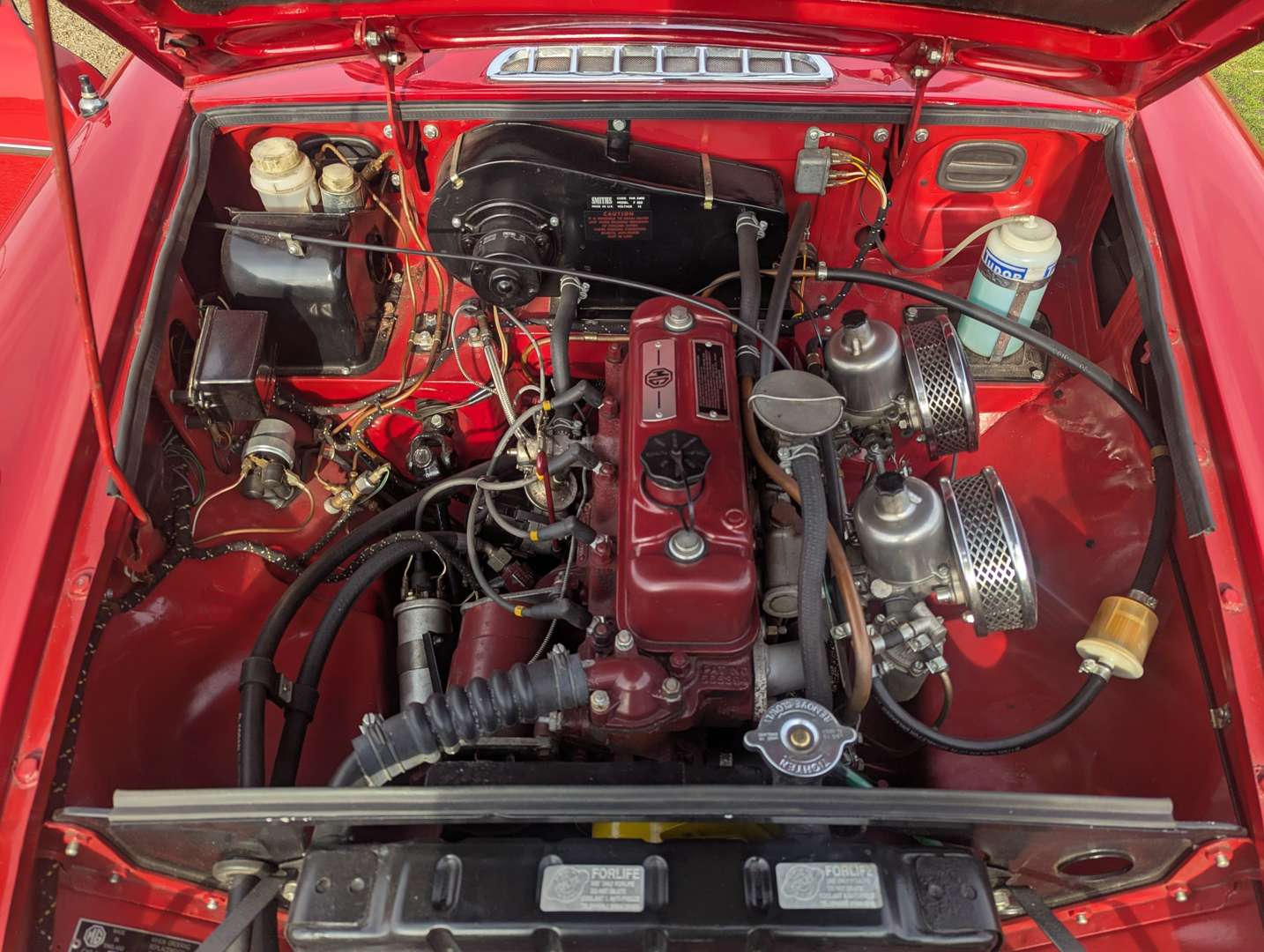 <p>1964 MG B ROADTSER</p>