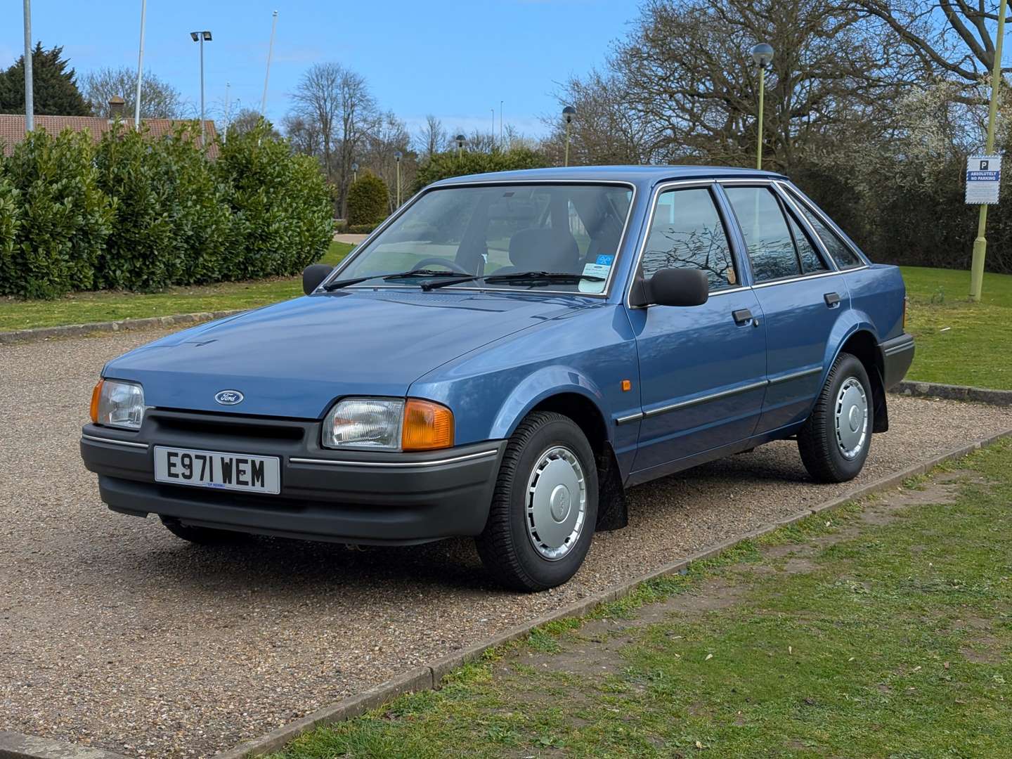 <p>1988 FORD ESCORT 1.6 GL - ONE REGISTERED OWNER 5,888 MILES</p>