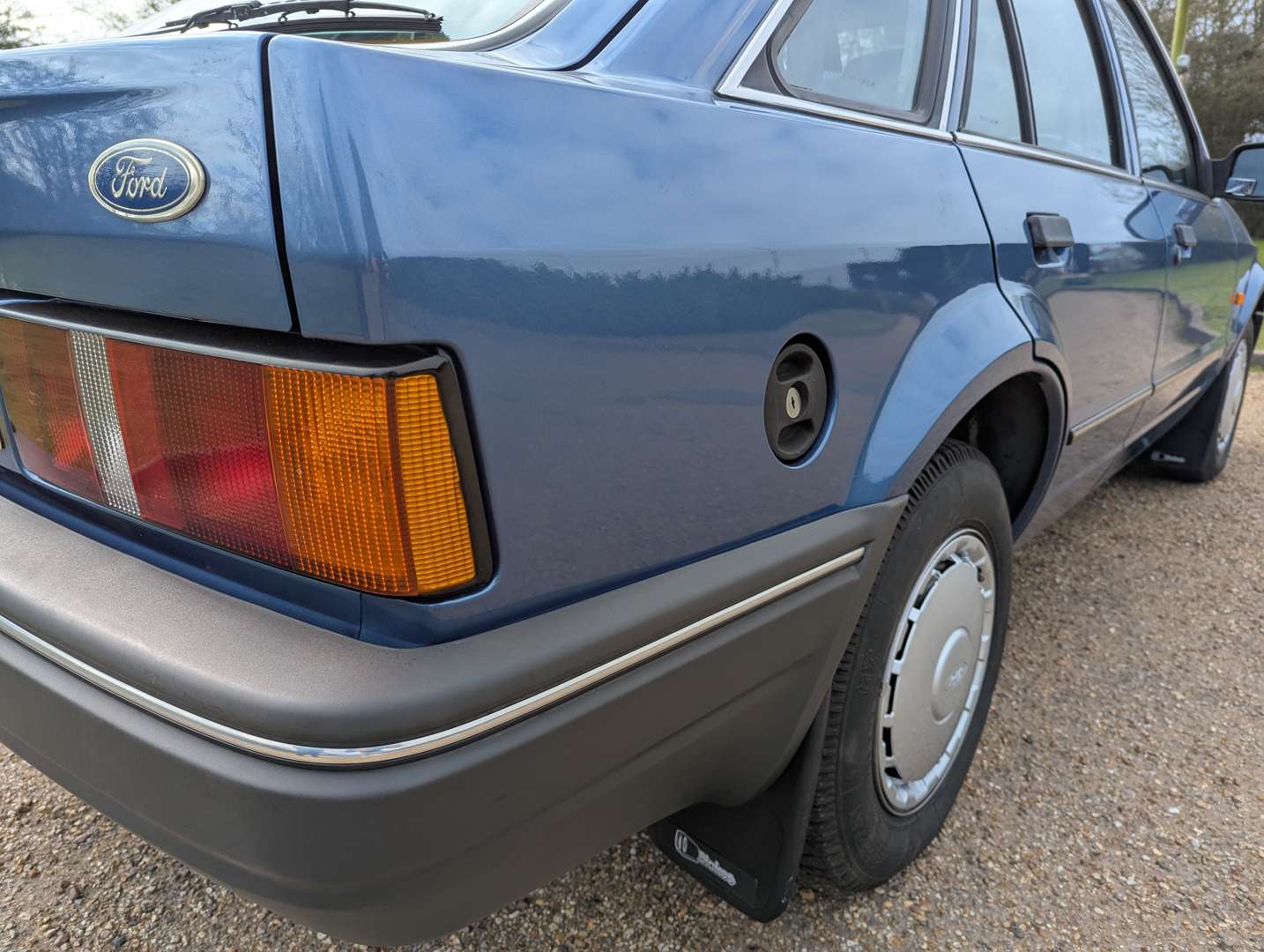 <p>1988 FORD ESCORT 1.6 GL - ONE REGISTERED OWNER 5,888 MILES</p>