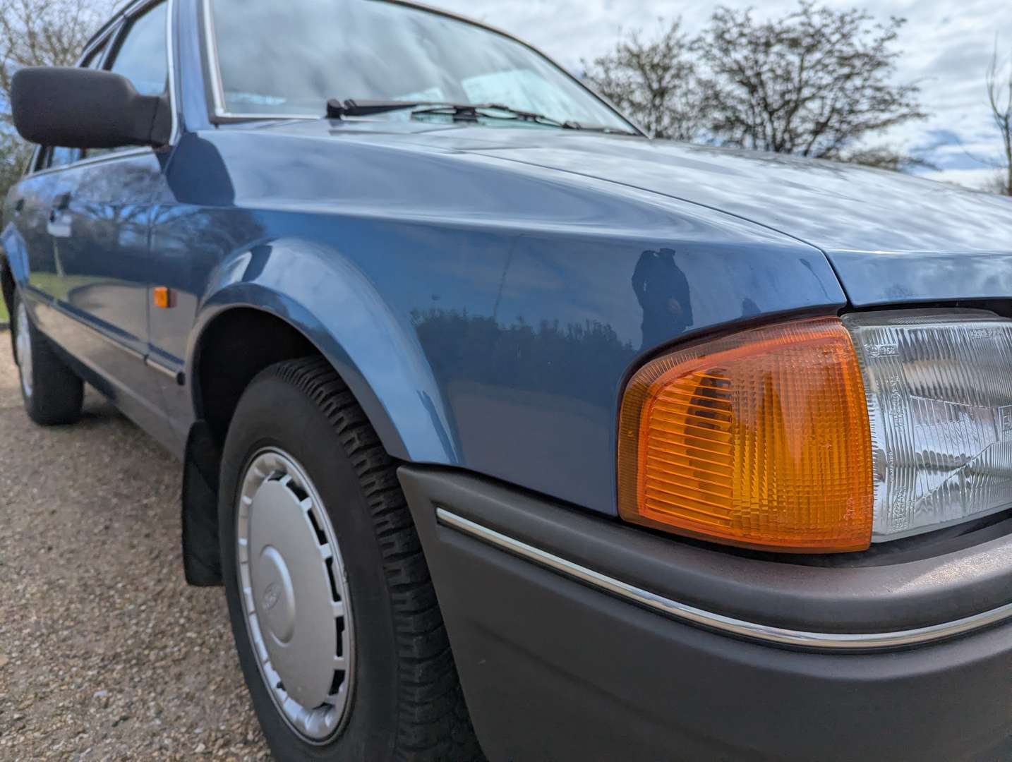 <p>1988 FORD ESCORT 1.6 GL - ONE REGISTERED OWNER 5,888 MILES</p>