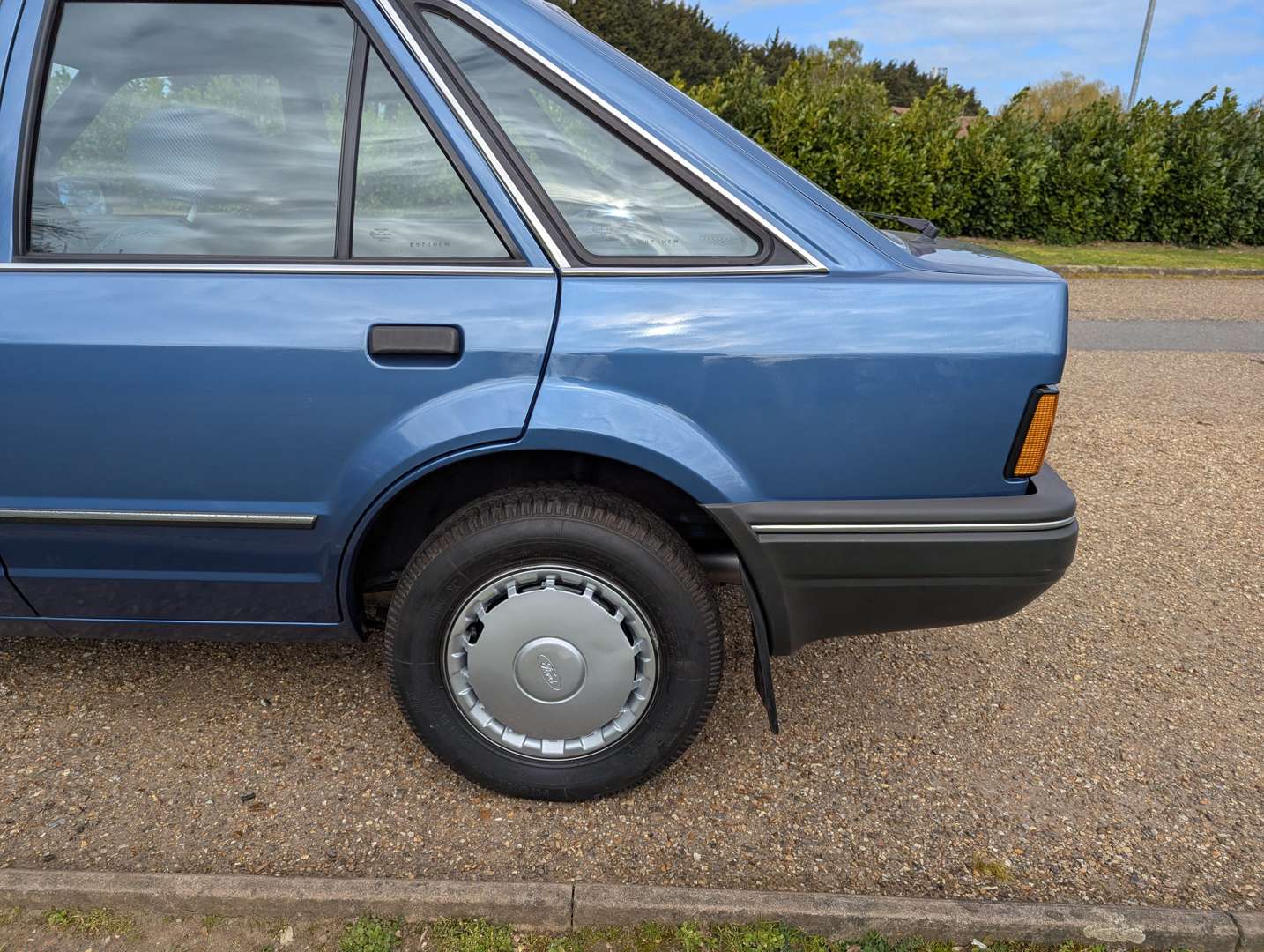 <p>1988 FORD ESCORT 1.6 GL - ONE REGISTERED OWNER 5,888 MILES</p>
