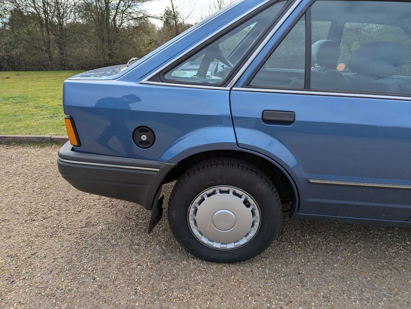 <p>1988 FORD ESCORT 1.6 GL - ONE REGISTERED OWNER 5,888 MILES</p>