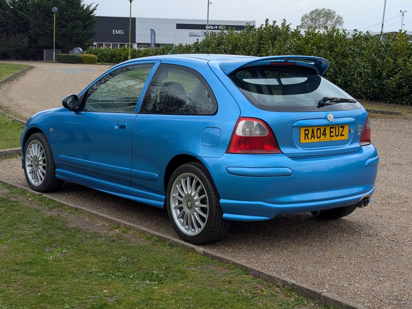 <p>2004 MG ZR</p>