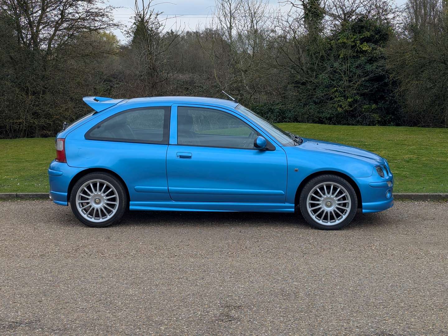 <p>2004 MG ZR</p>