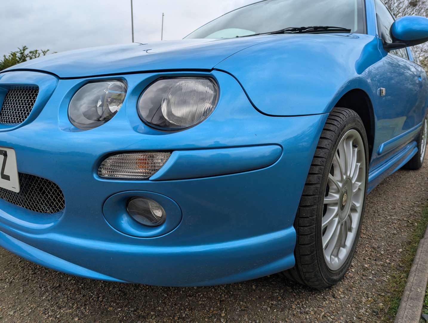 <p>2004 MG ZR</p>