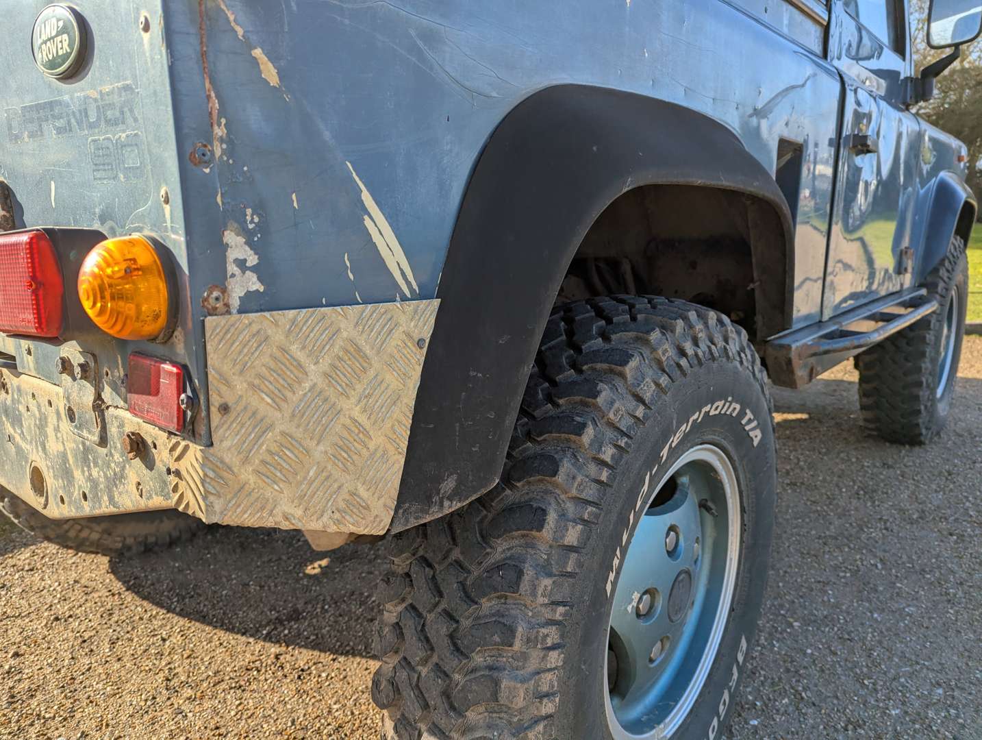 <p>1993 LAND ROVER DEFENDER 90 TRUCK CAB</p>