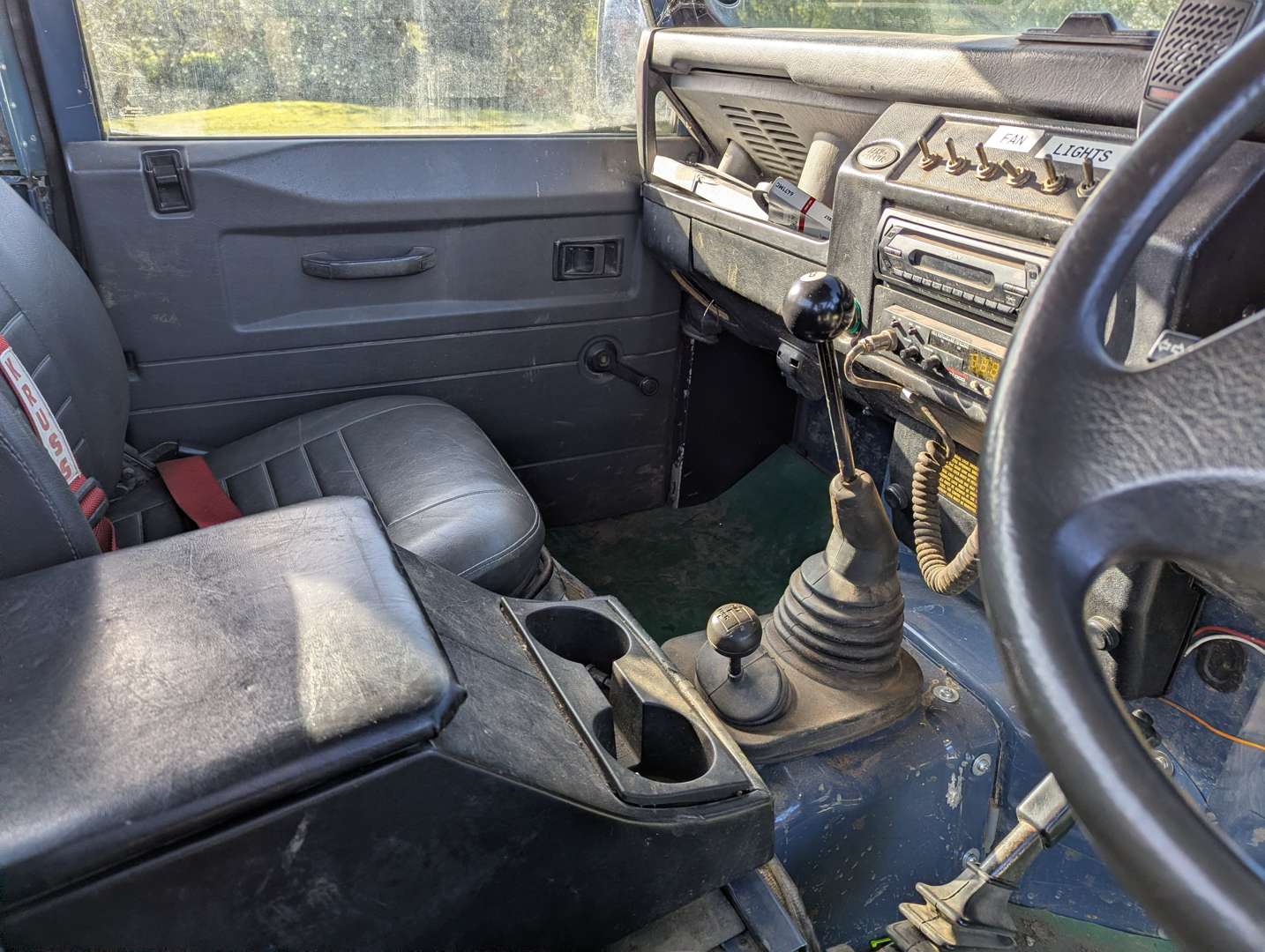 <p>1993 LAND ROVER DEFENDER 90 TRUCK CAB</p>