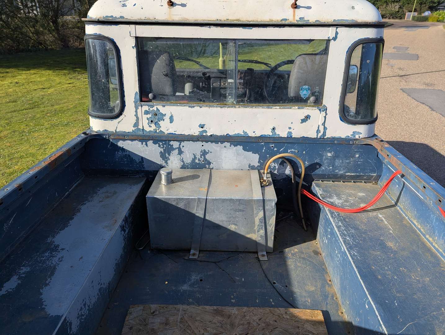 <p>1993 LAND ROVER DEFENDER 90 TRUCK CAB</p>