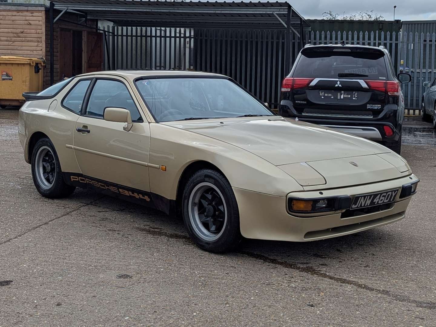 <p>1983 PORSCHE 944 AUTO</p>