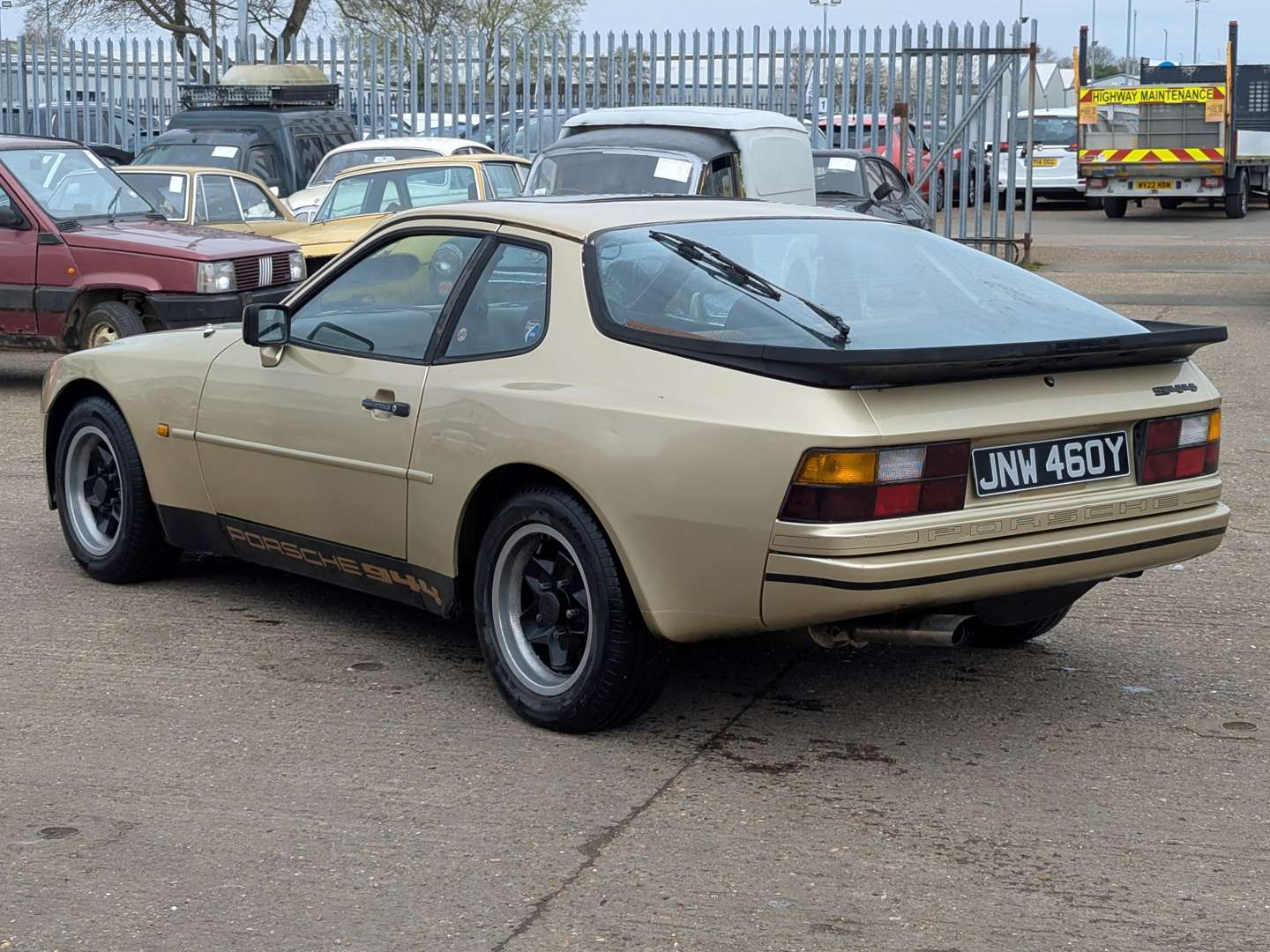 <p>1983 PORSCHE 944 AUTO</p>