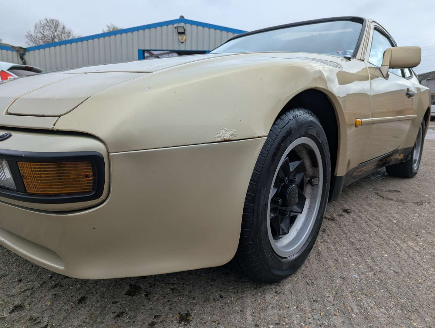 <p>1983 PORSCHE 944 AUTO</p>